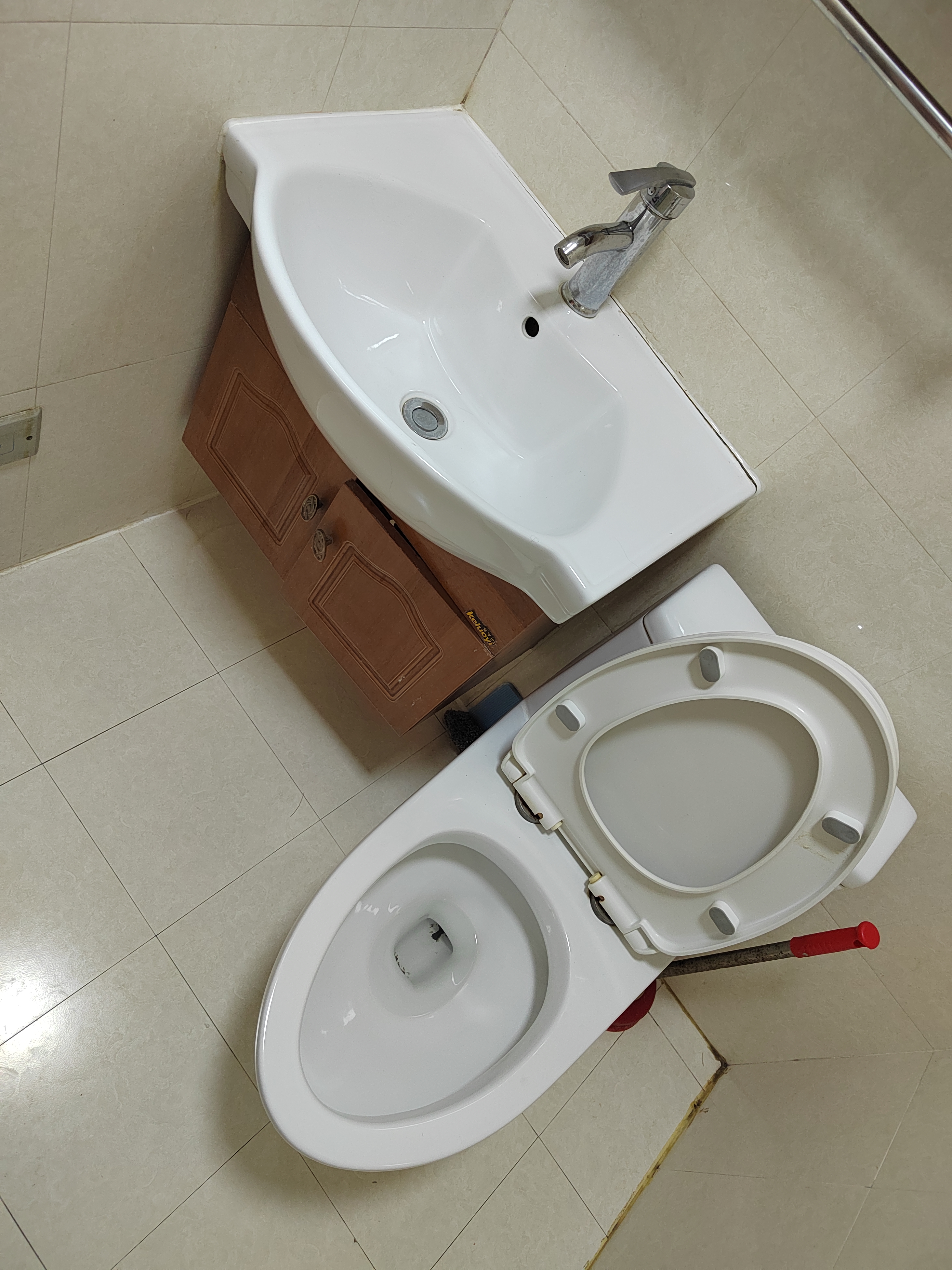 东方红小区 随时看房·