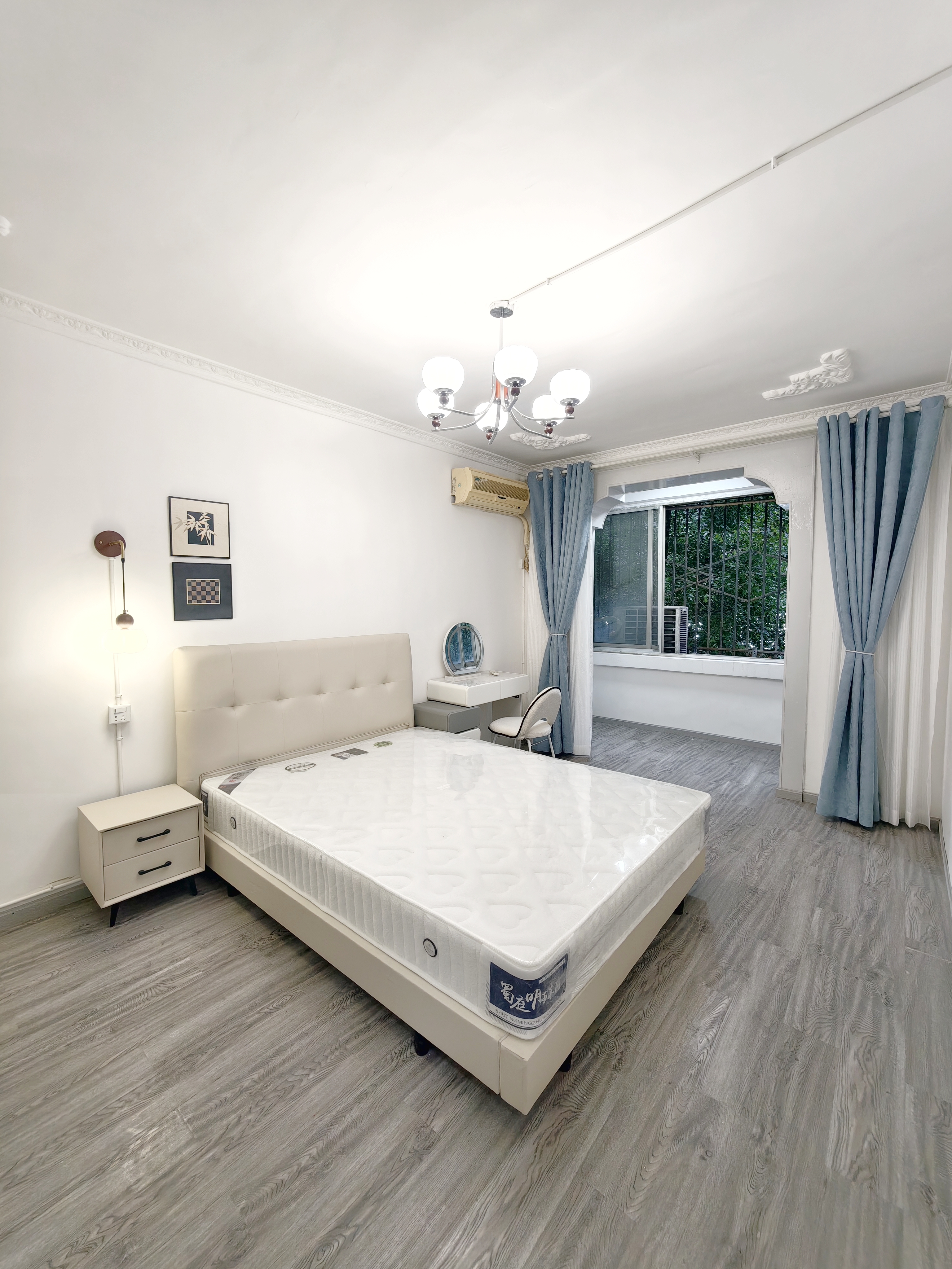 较场坝西街67号 2居室 2500元/月