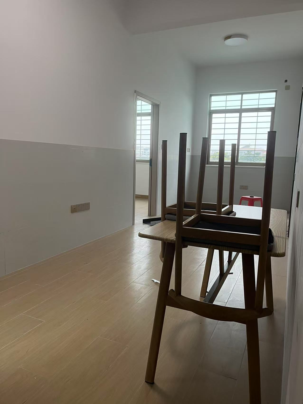 马克村 2居室 1299元/月