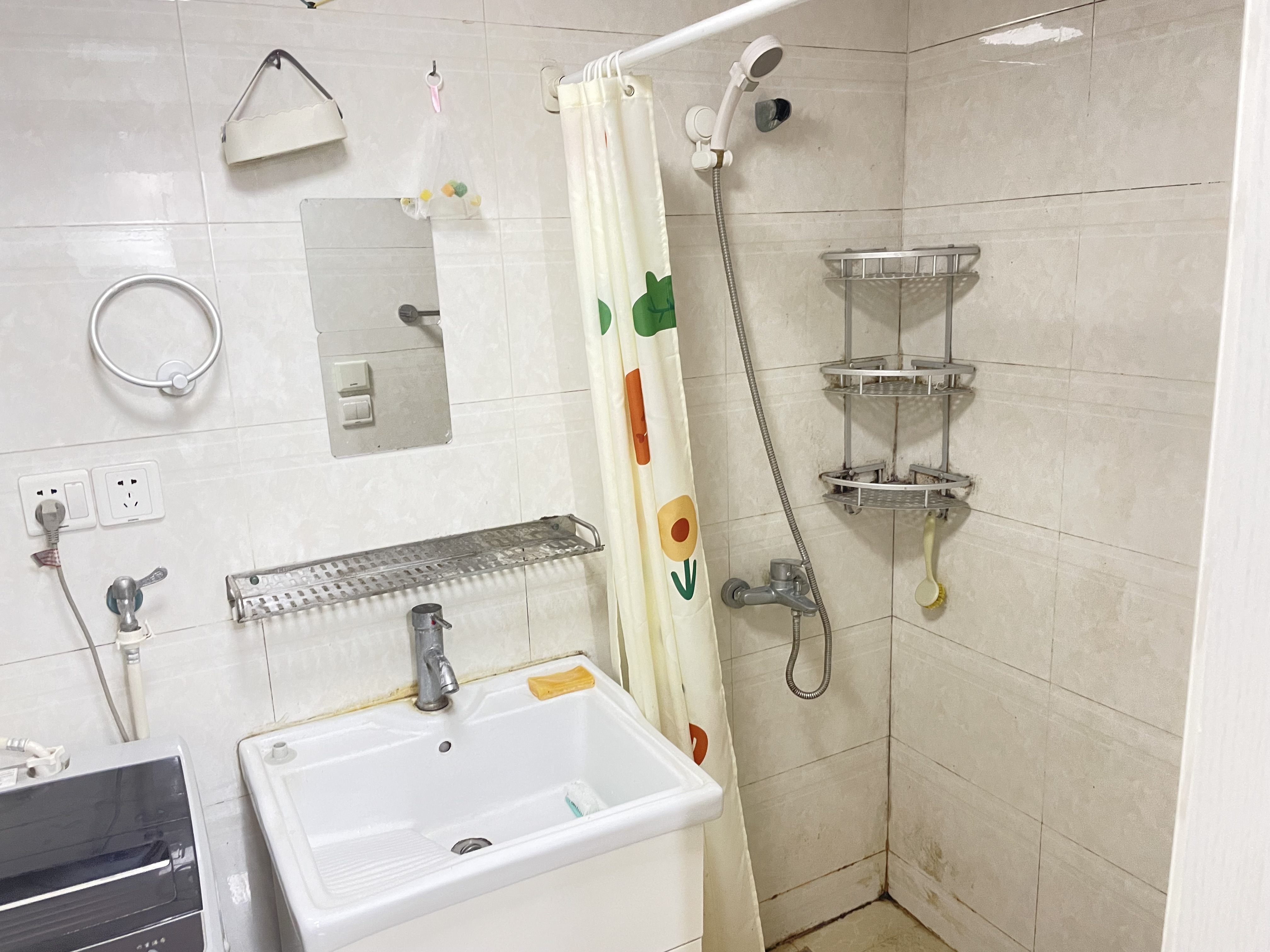 黄山二村 随时看房·