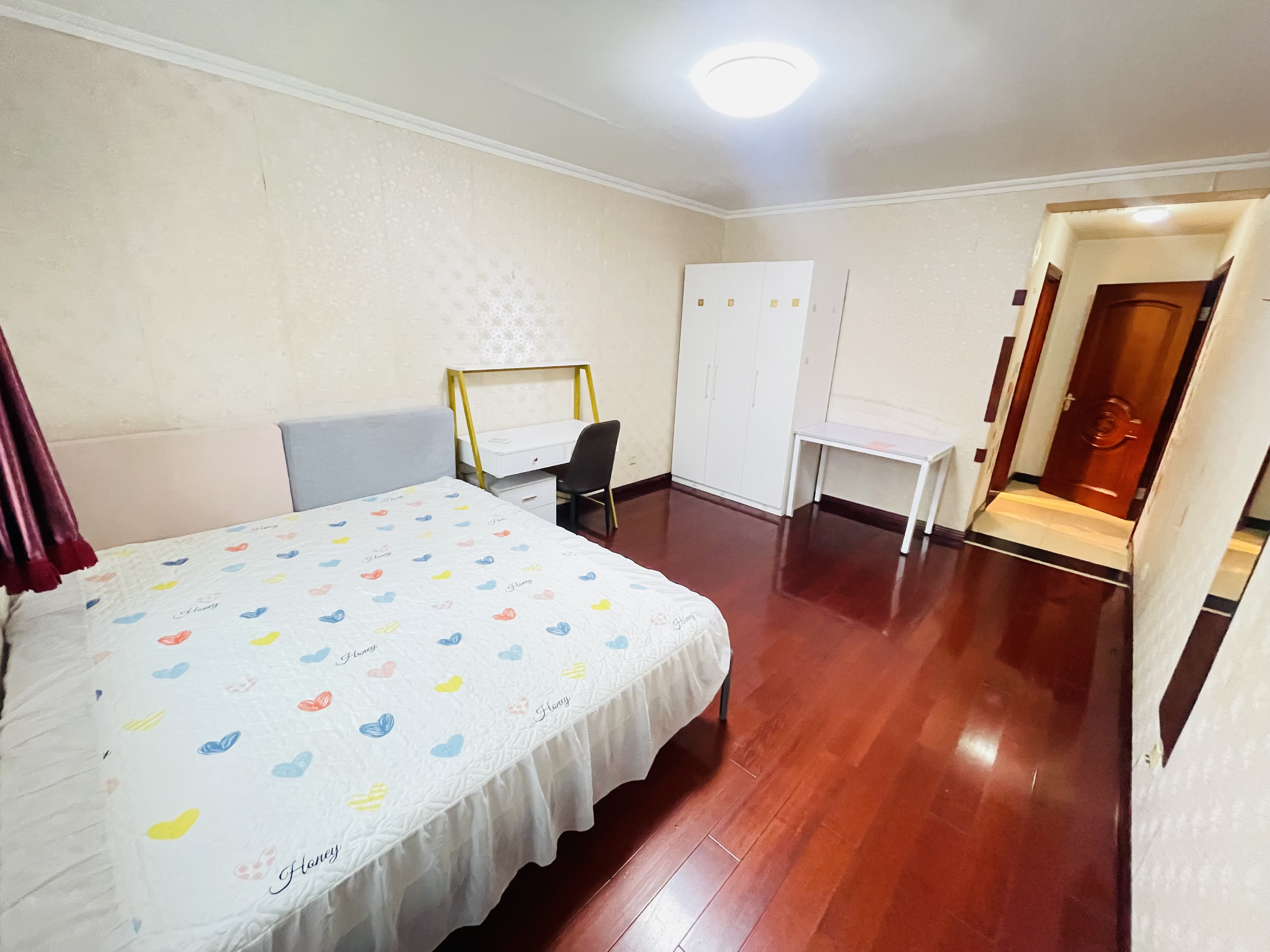 龙锦苑东三区 随时看房·