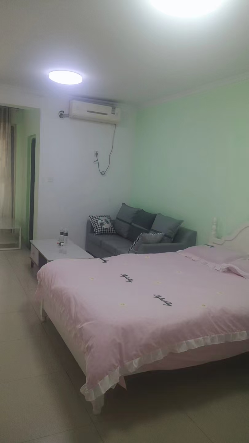 桐柏路90号院 2居室 1200元/月