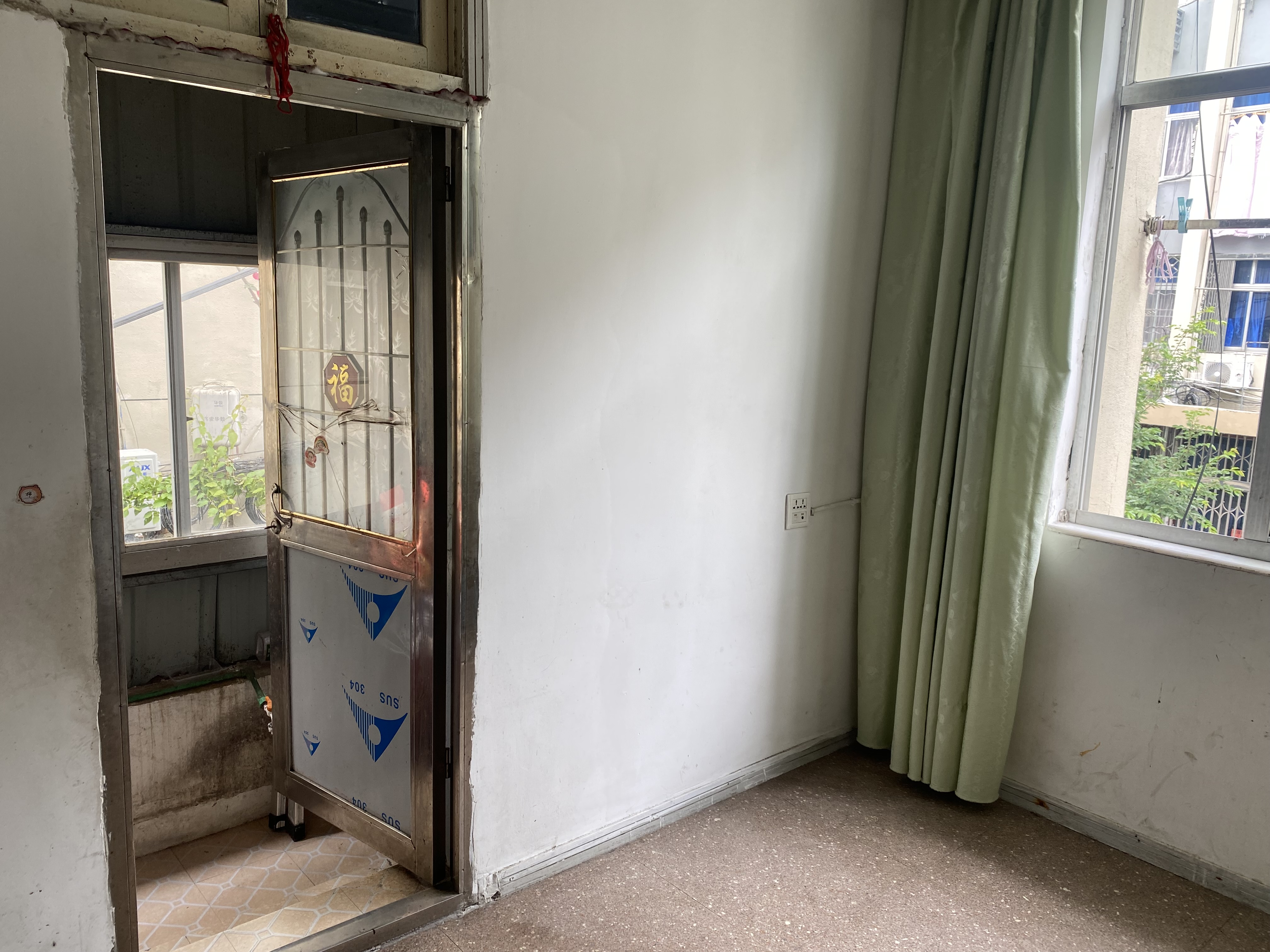 育英路 随时看房·