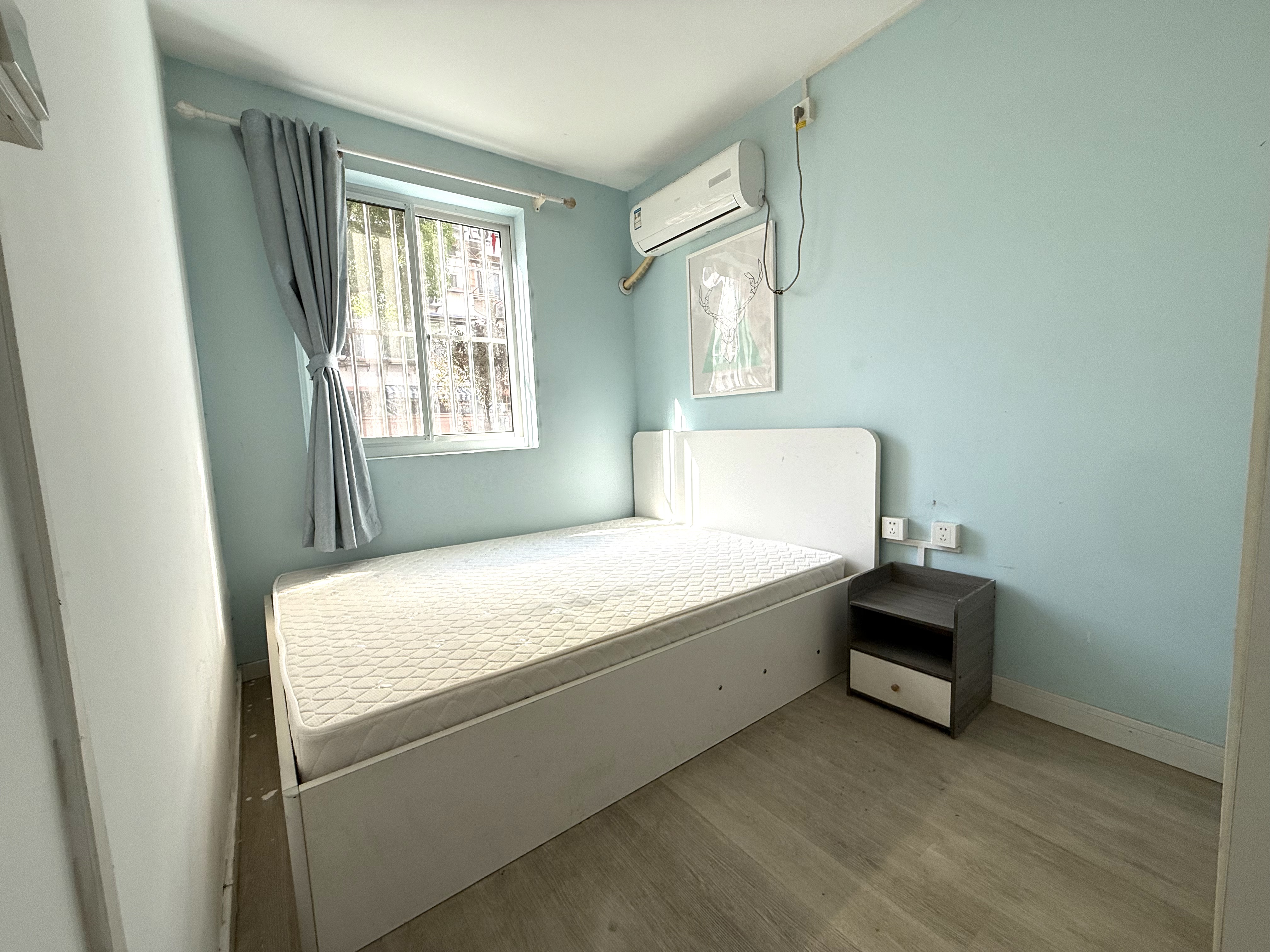 龙华机场新村 随时看房·