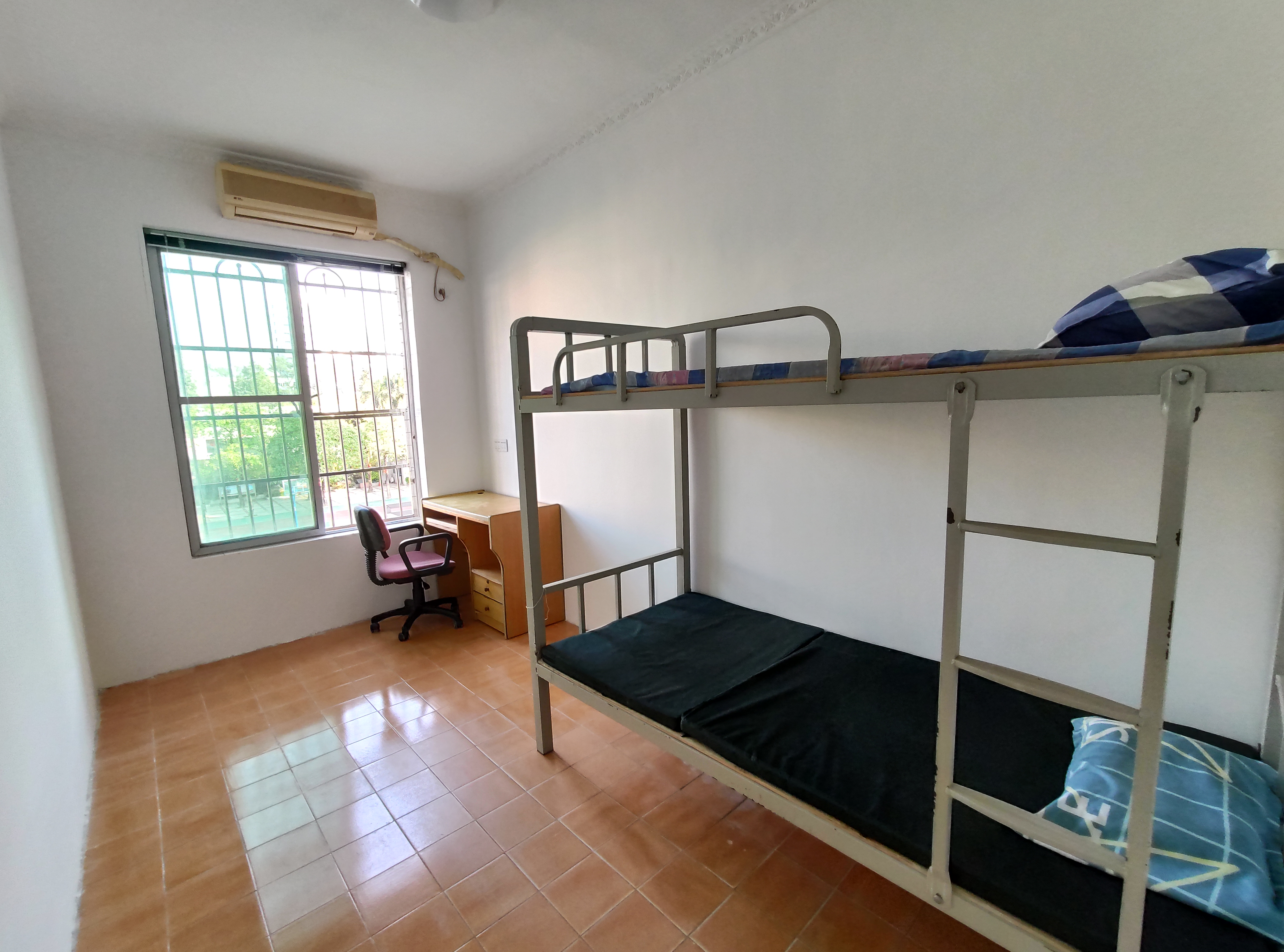 山河东街教工宿舍 随时看房·