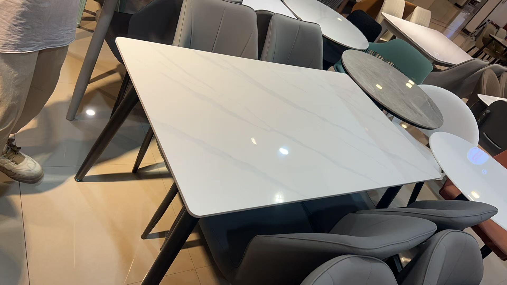 荷花小区 随时看房·