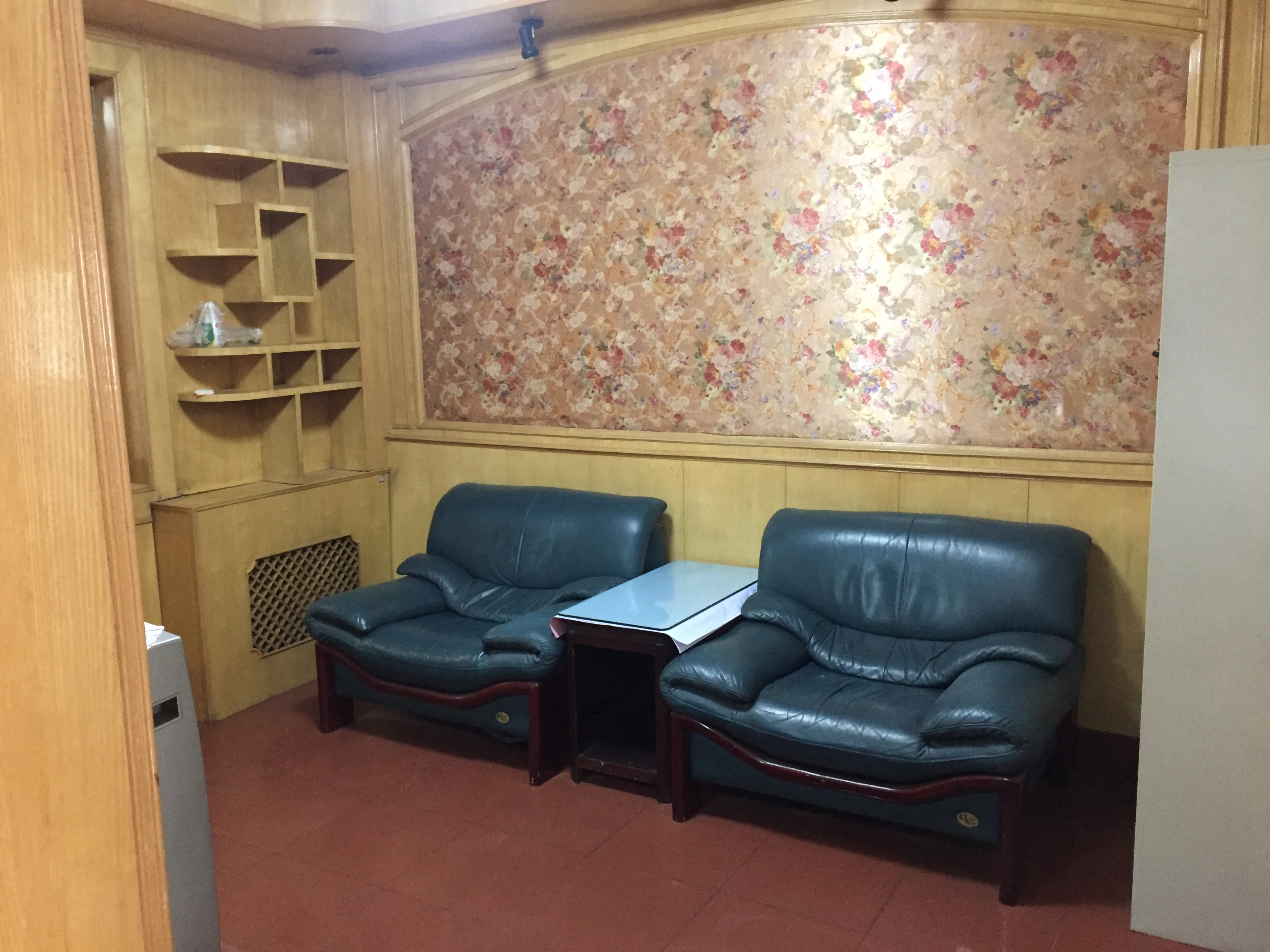 陕中二附院家属院小区 2居室 1350元/月