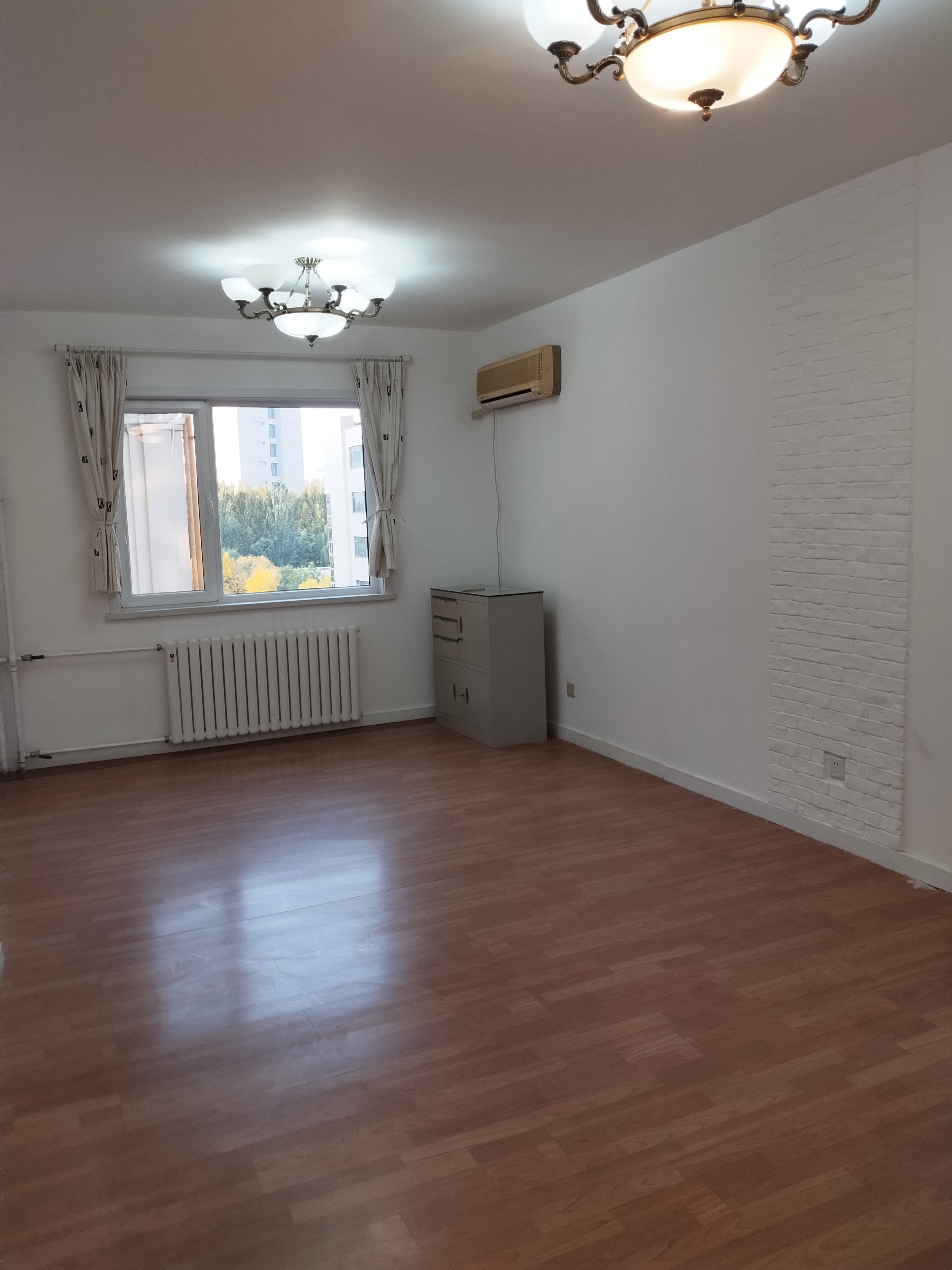 环渤海发展中心 3居室 6800元/月