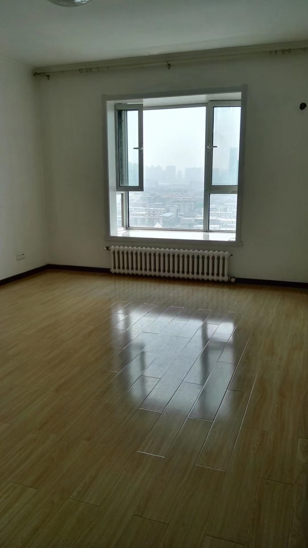 湖滨丽景 随时看房·