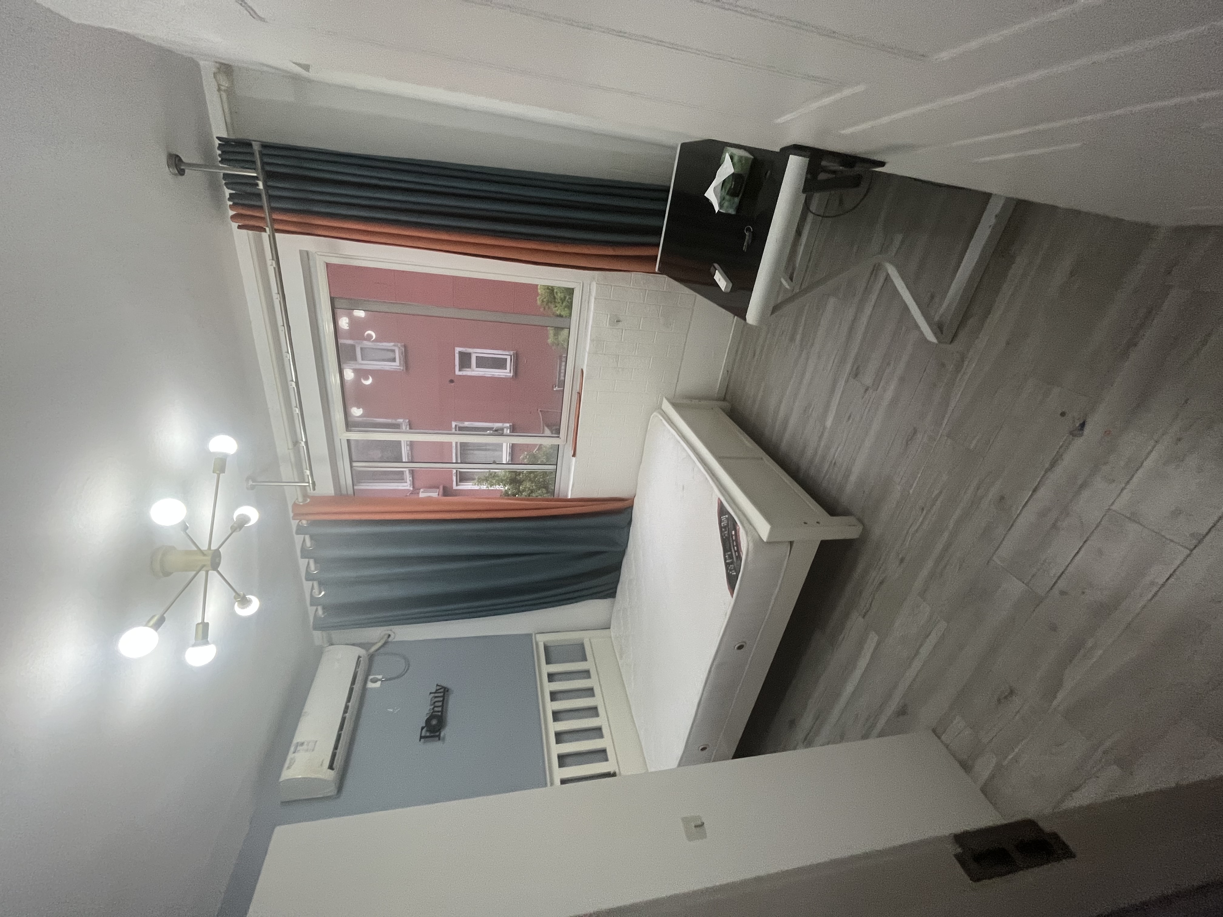 莲花公寓 3居室 2000元/月