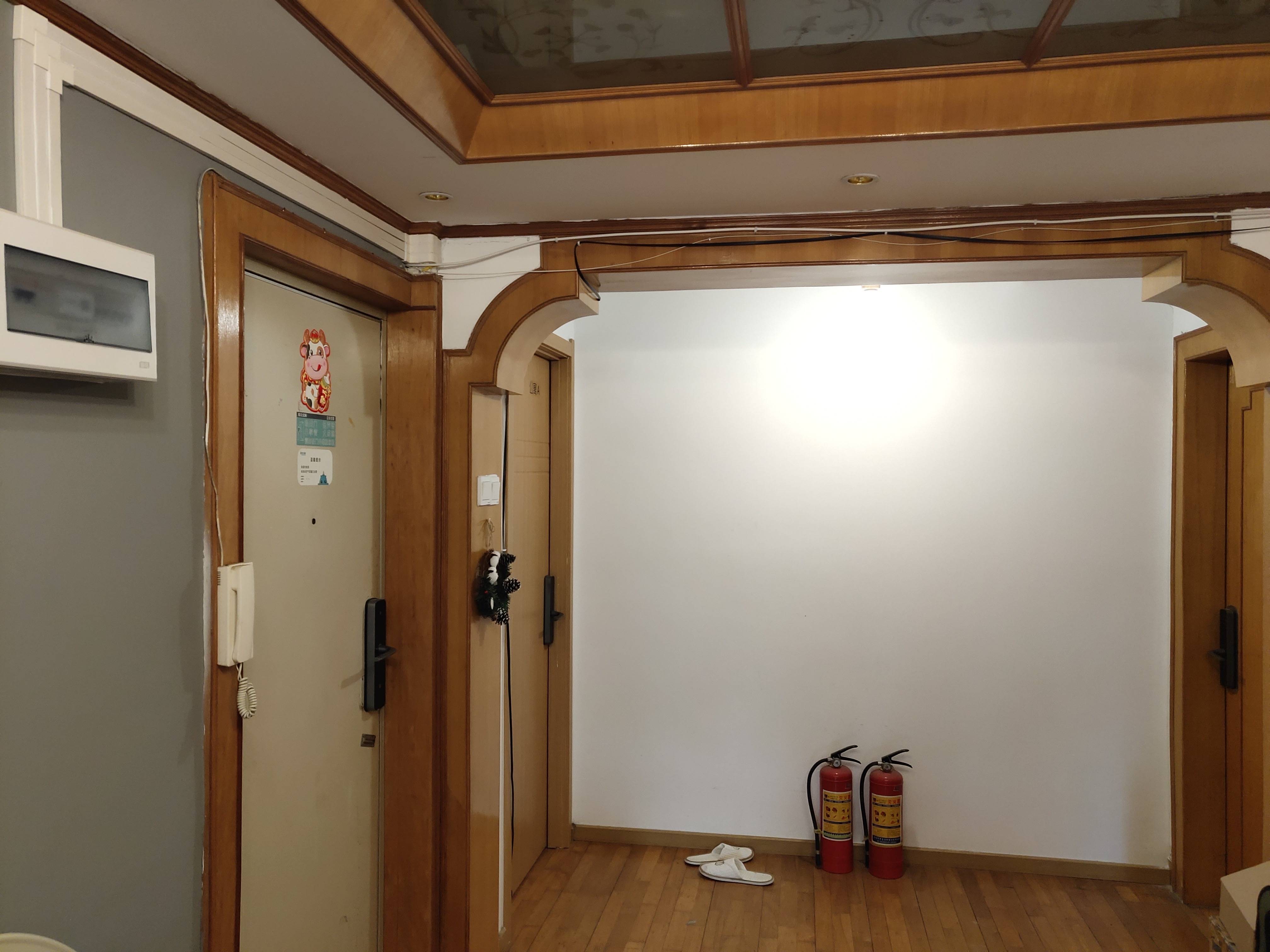 东怡楼 4居室 1800元/月