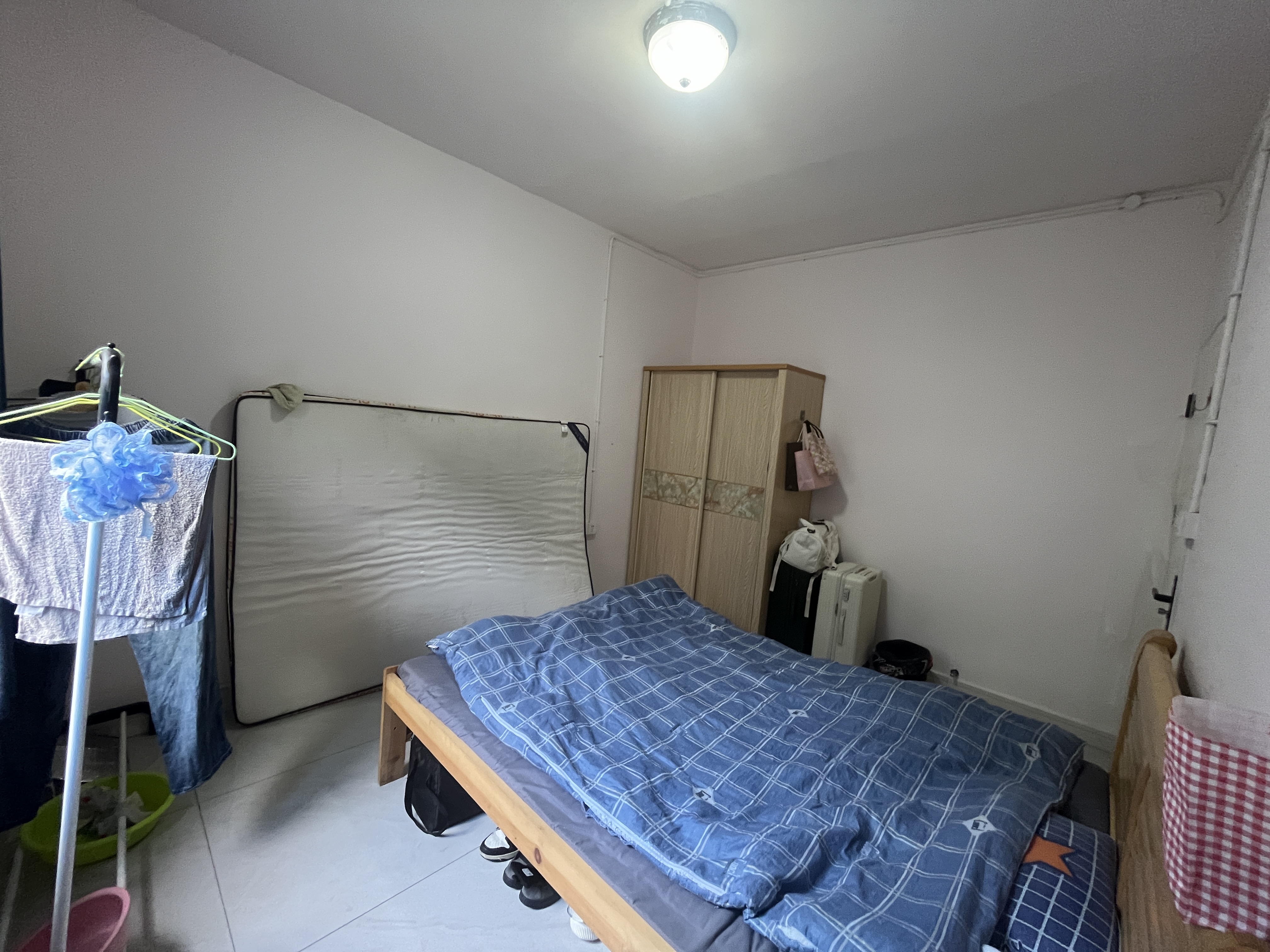 水碾河南三街一号院 4居室 1100元/月