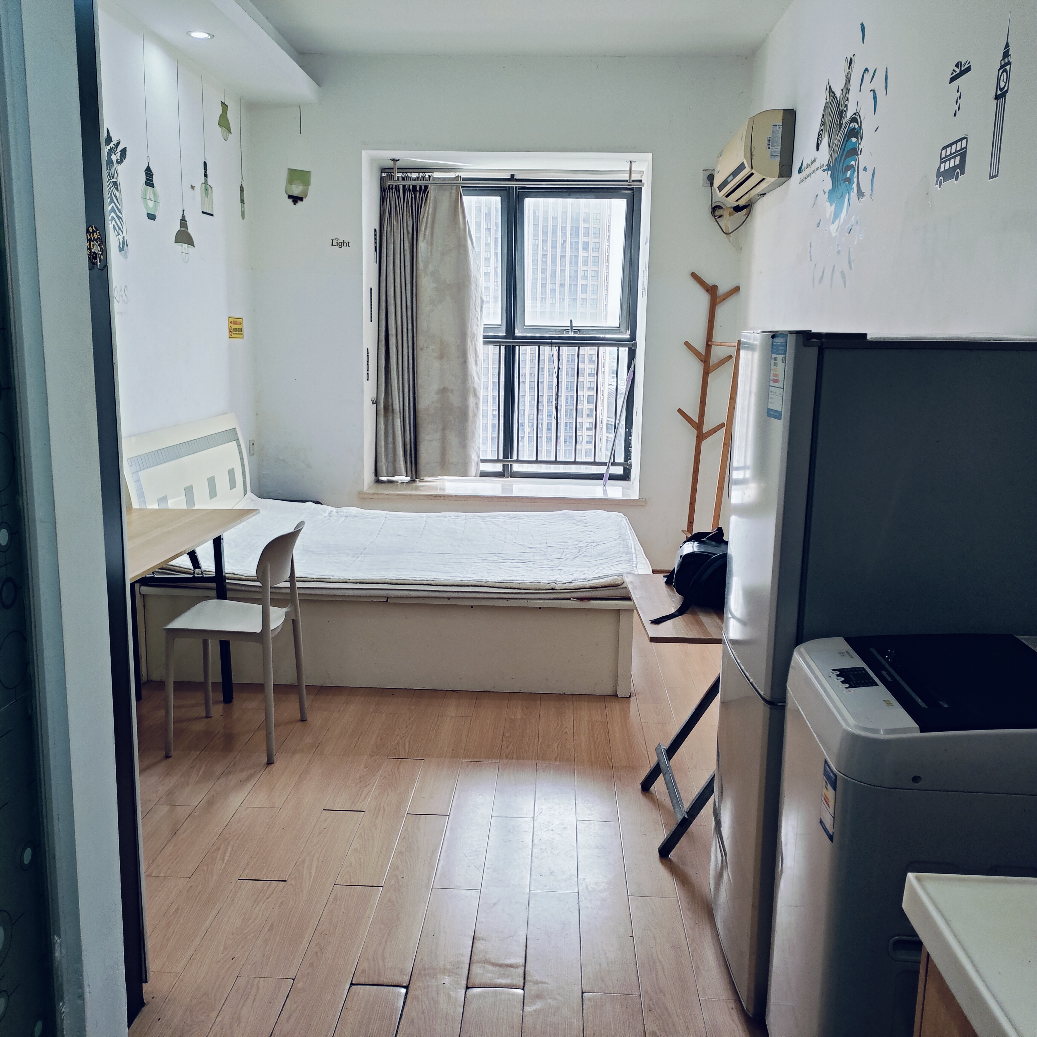 龙湖时代天街26栋 1居室 900元/月