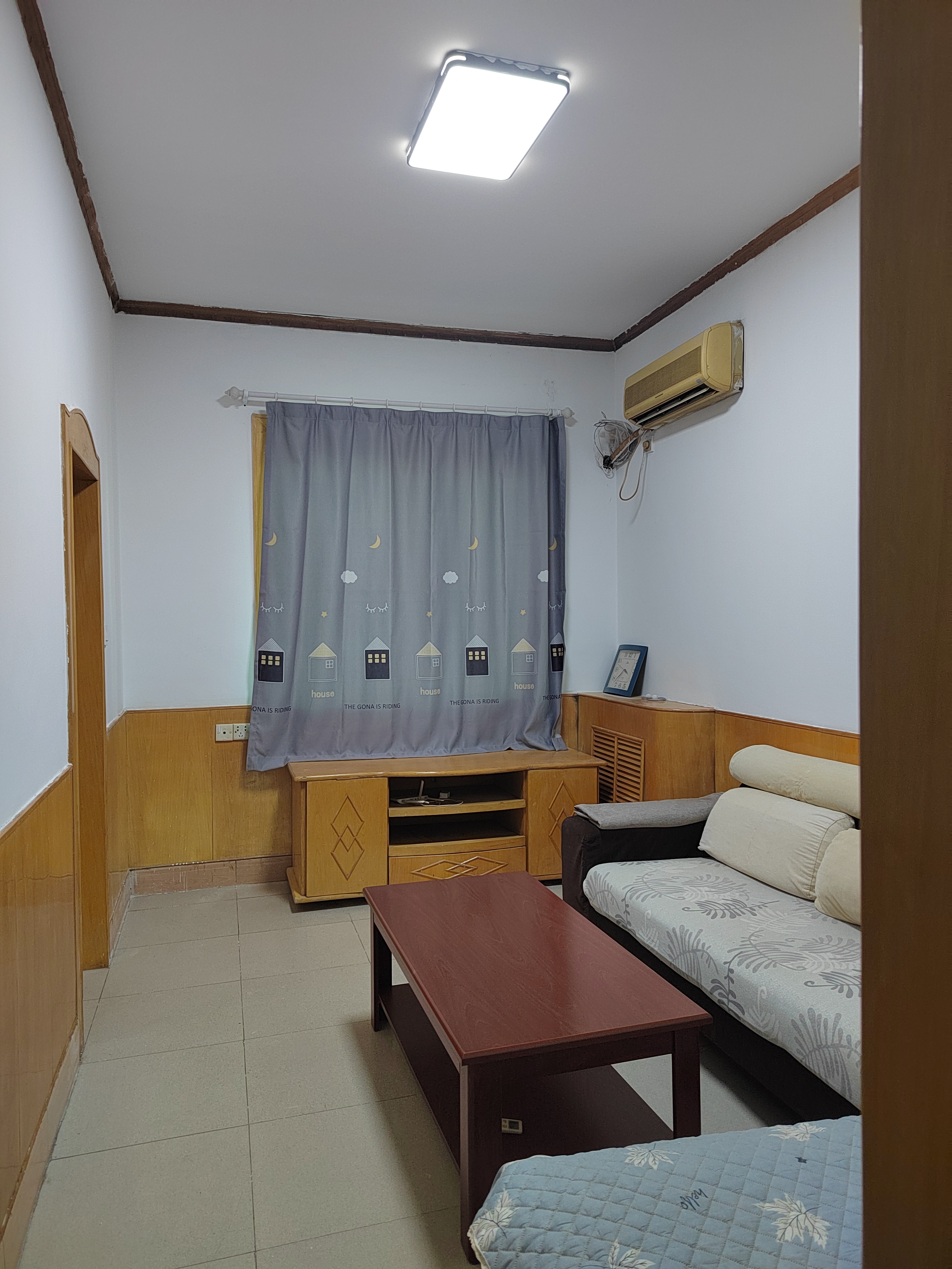兴飞小区 2居室 950元/月