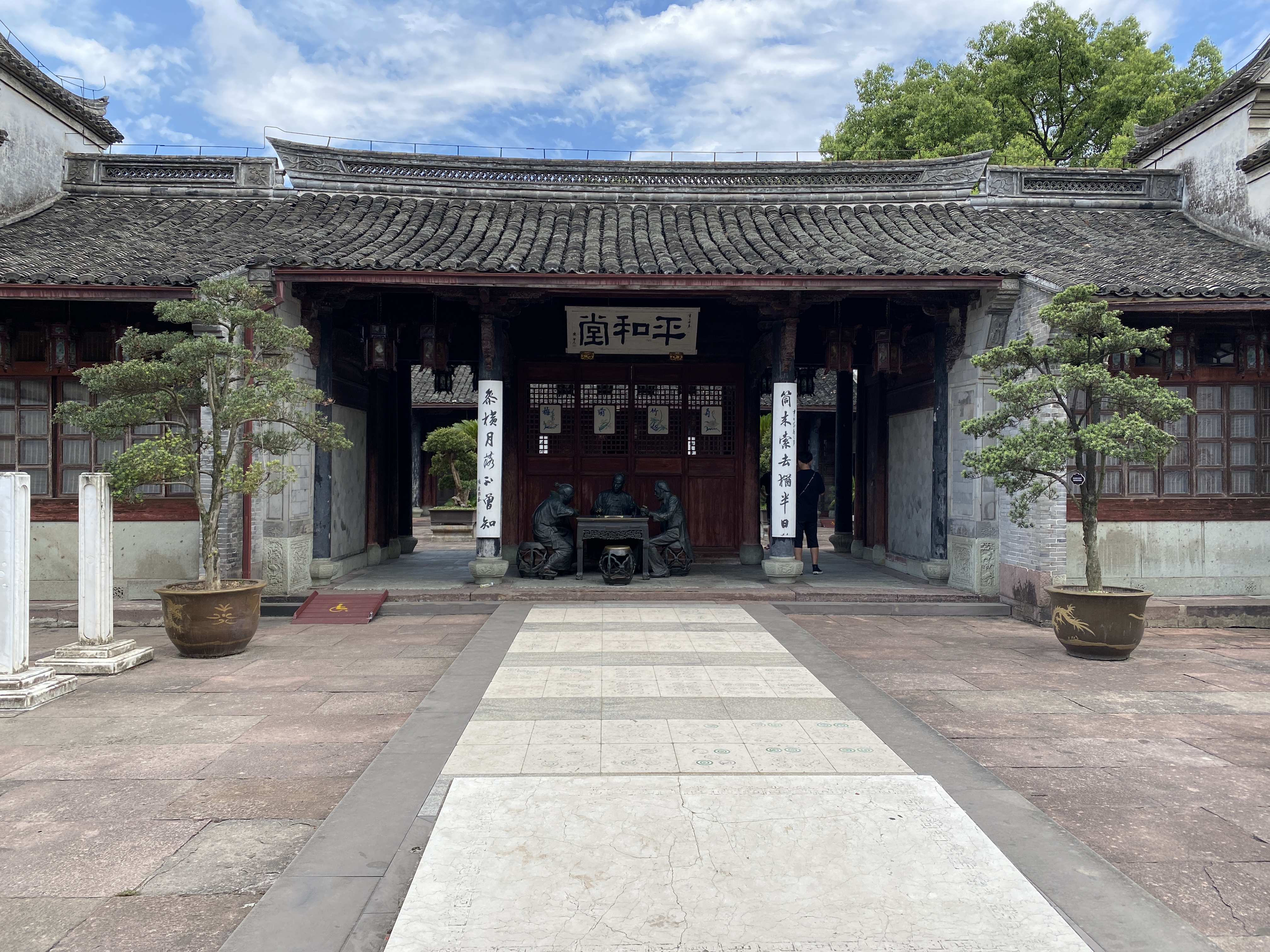 南京西路1213弄 随时看房·