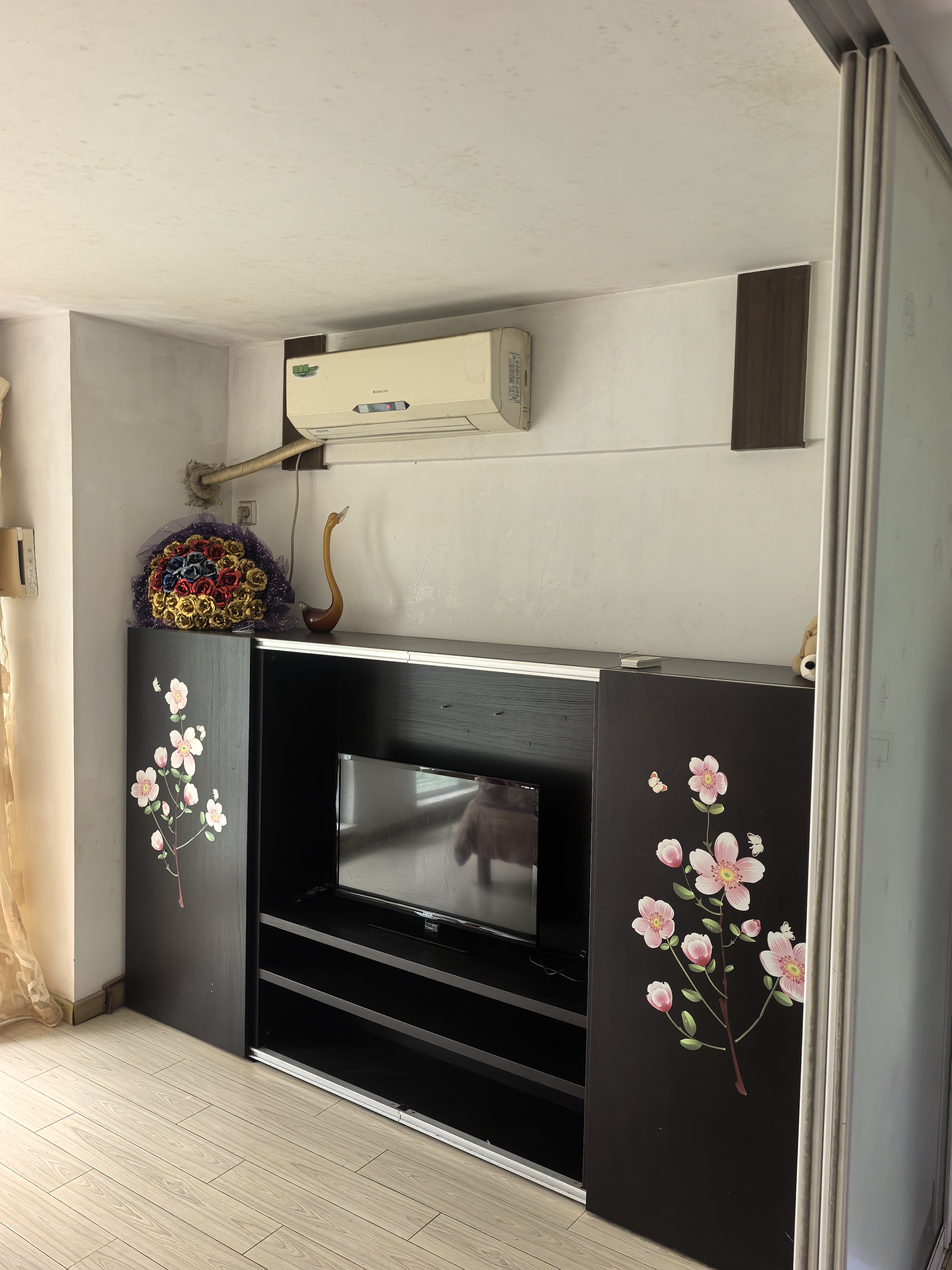 铂领公寓 随时看房·