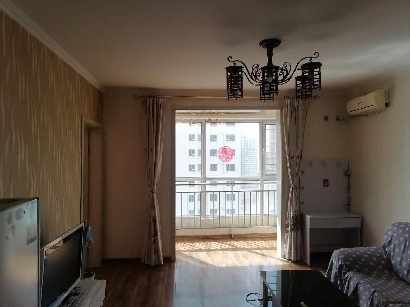 龙兆远景 1居室 1700元/月
