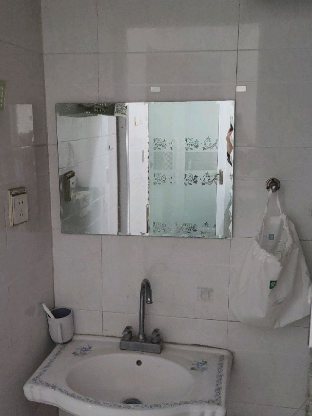 卫辉市学院西路 随时看房·