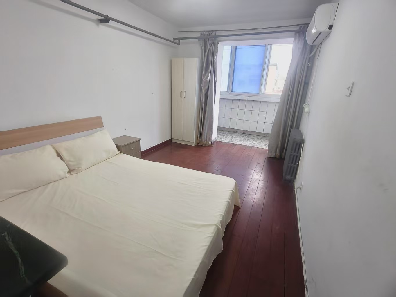 华龙小区 1居室 2300元/月