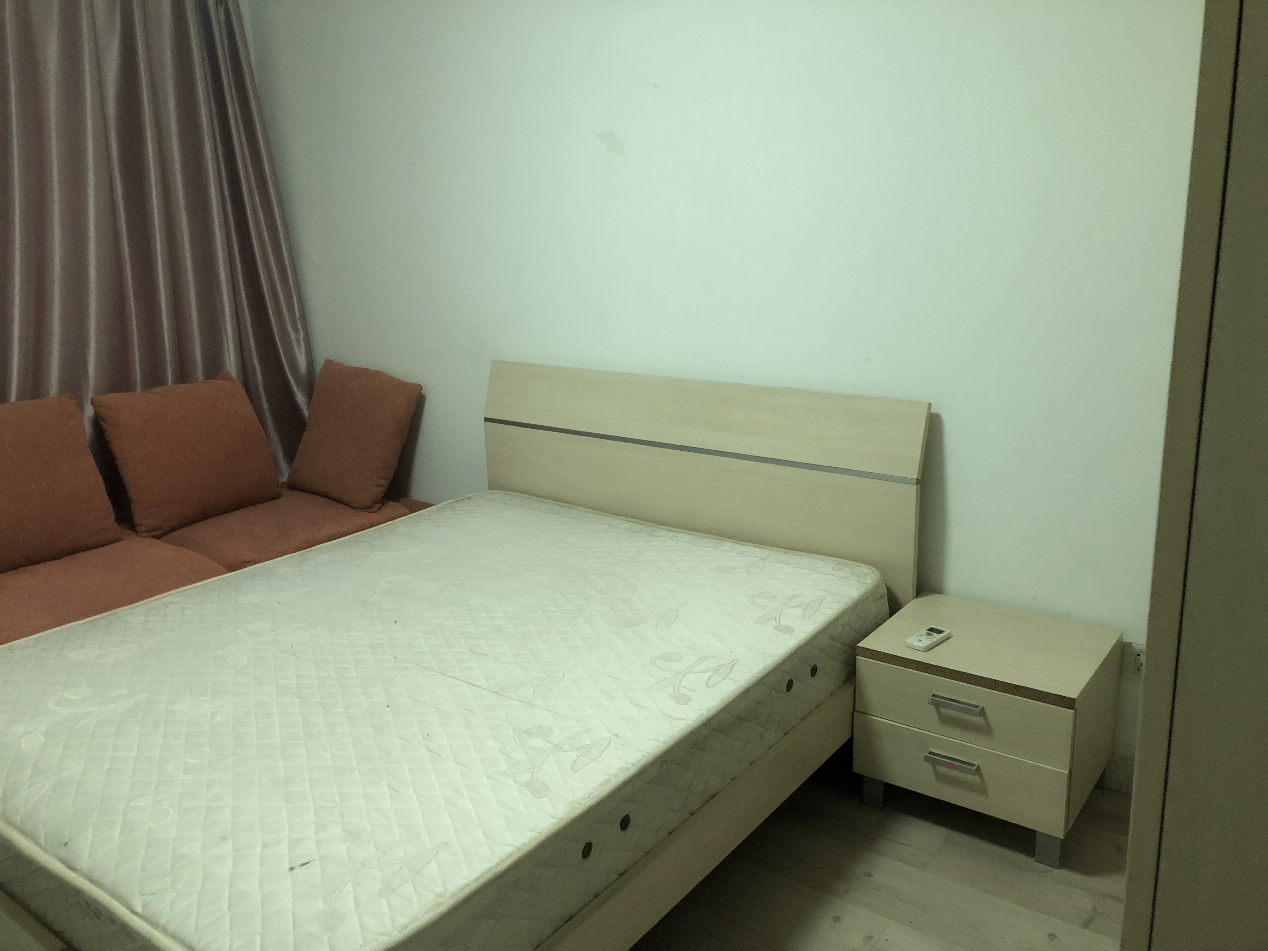 新月福邸 1居室 1800元/月