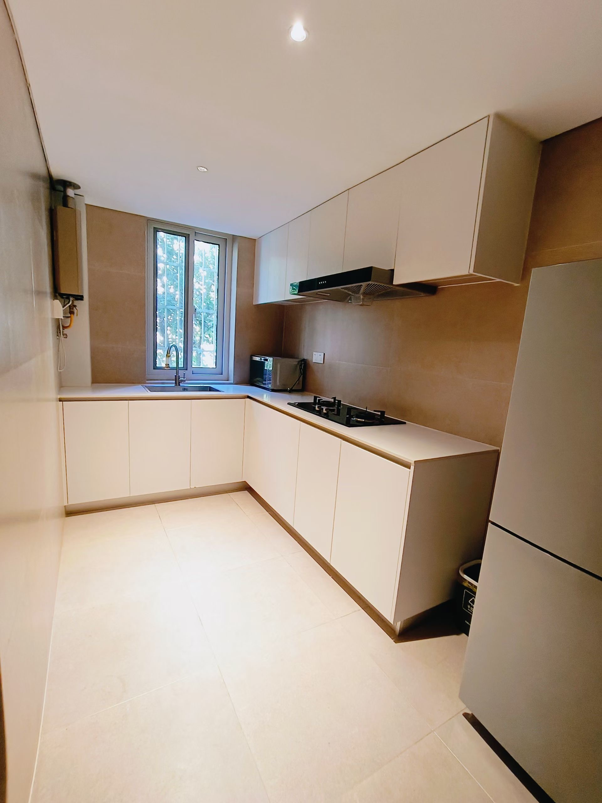 爱博三村 随时看房·