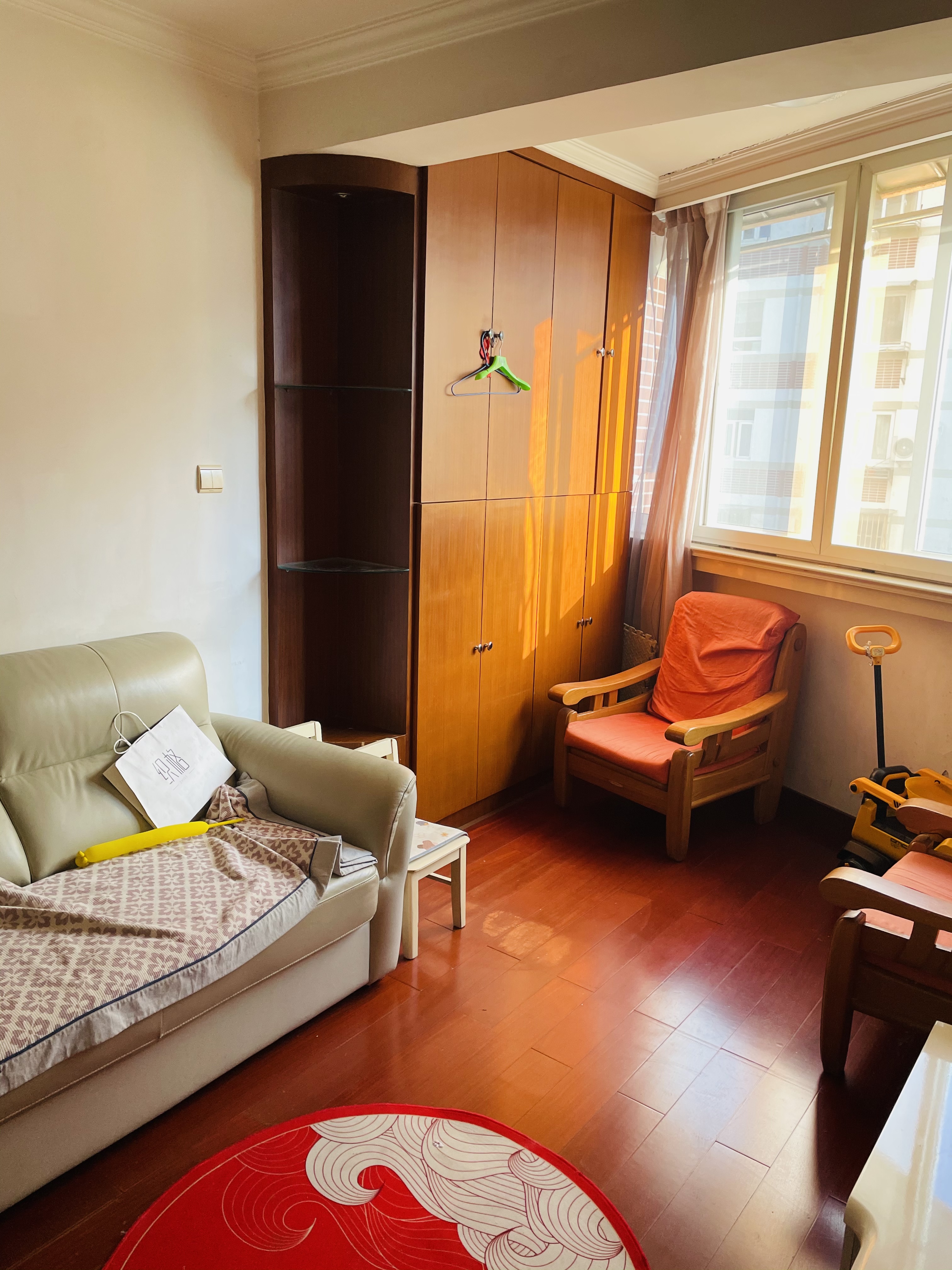 西郊公寓龙柏一村 2居室 6700元/月