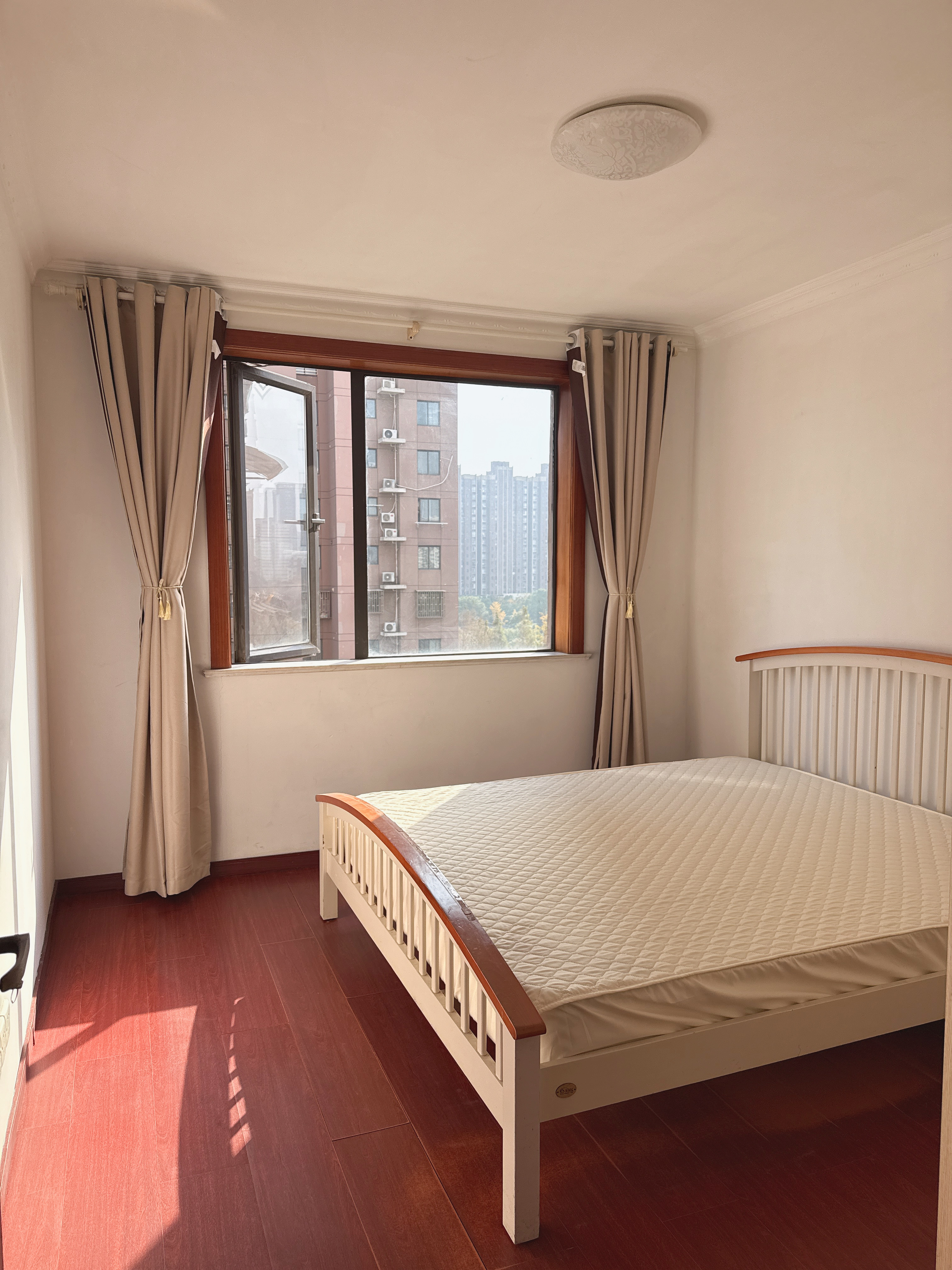 地杰国际三期 随时看房·