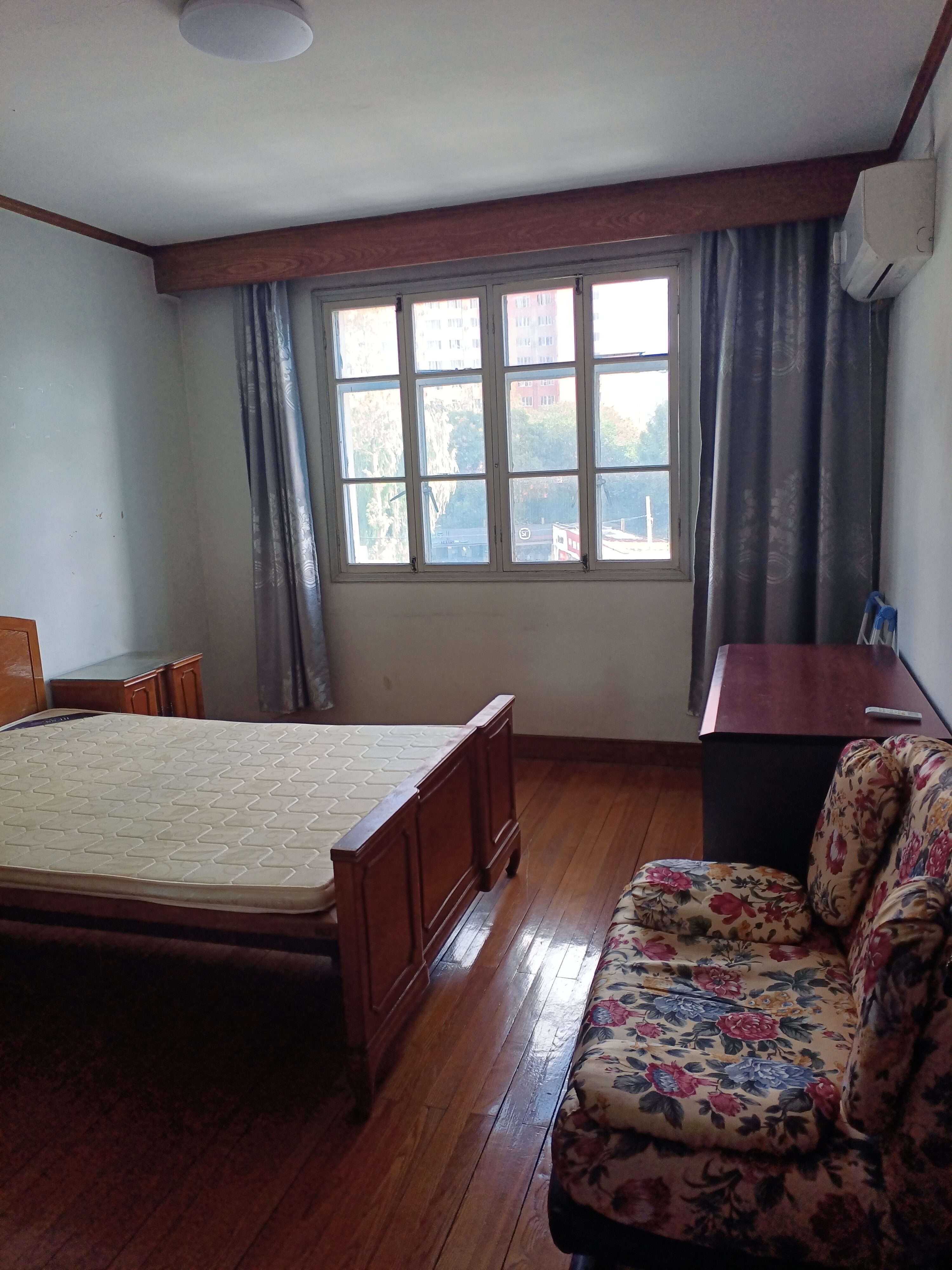 泾栖小区 随时看房·