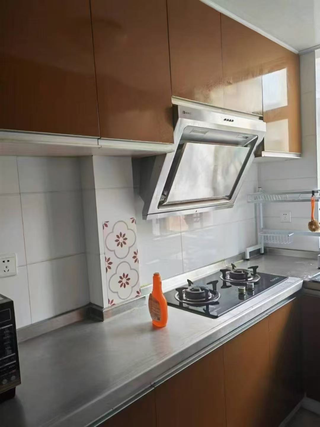 绿梅三村 随时看房·