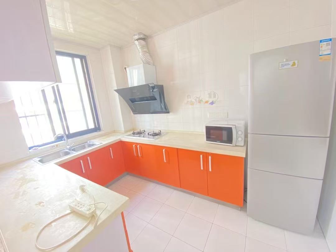 艺术家园3栋621 4居室 800元/月