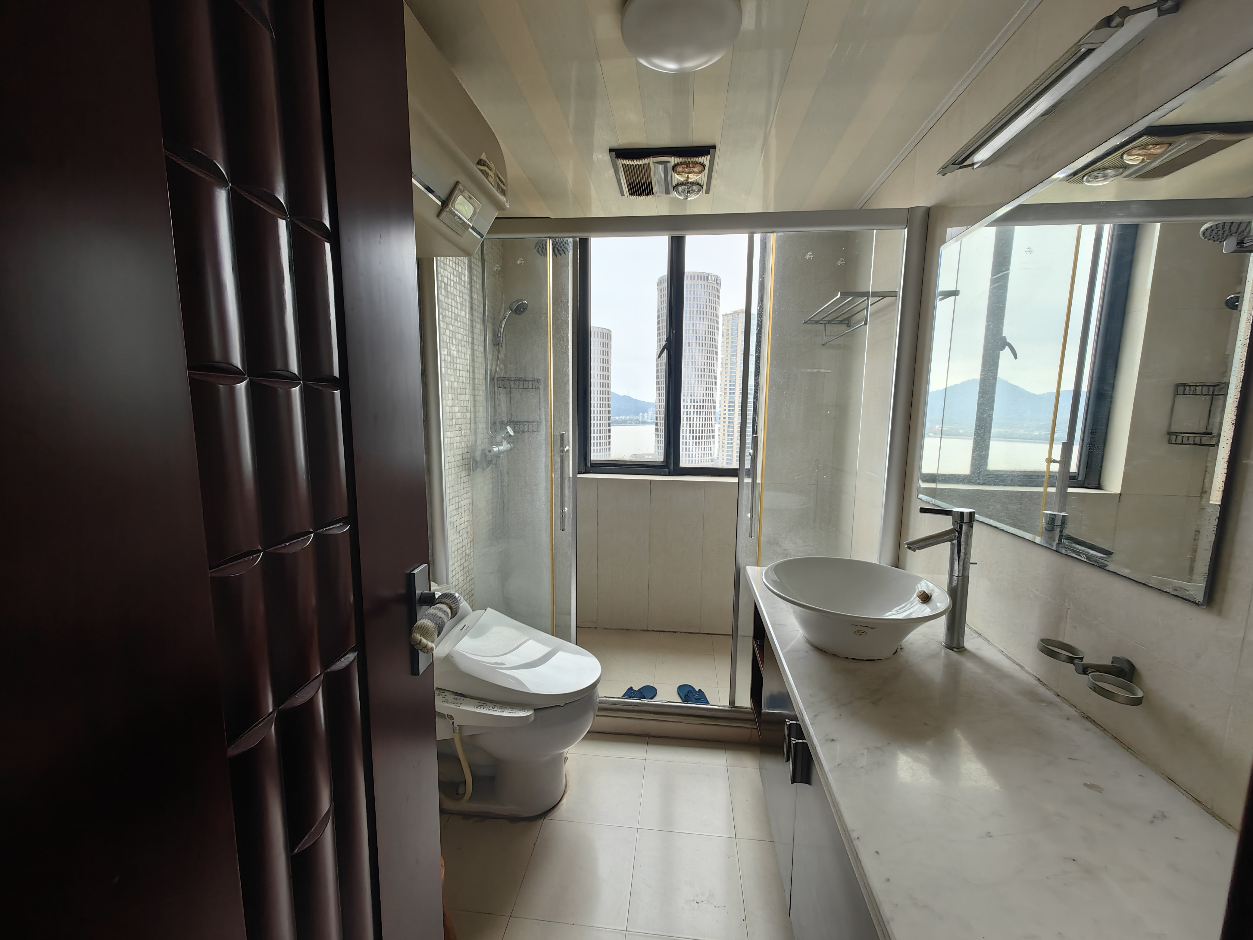 临江花园 随时看房·