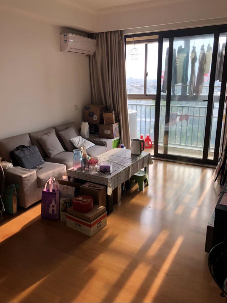 崧雅路333弄龙湖紫都城 随时看房·
