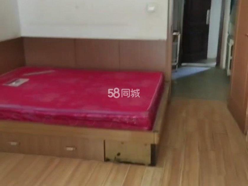 民生大街32号院 1居室 1200元/月