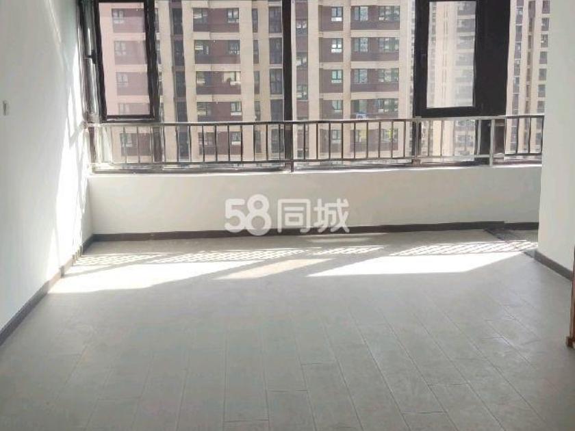 鲁商金茂悦府 8居室 2400元/月