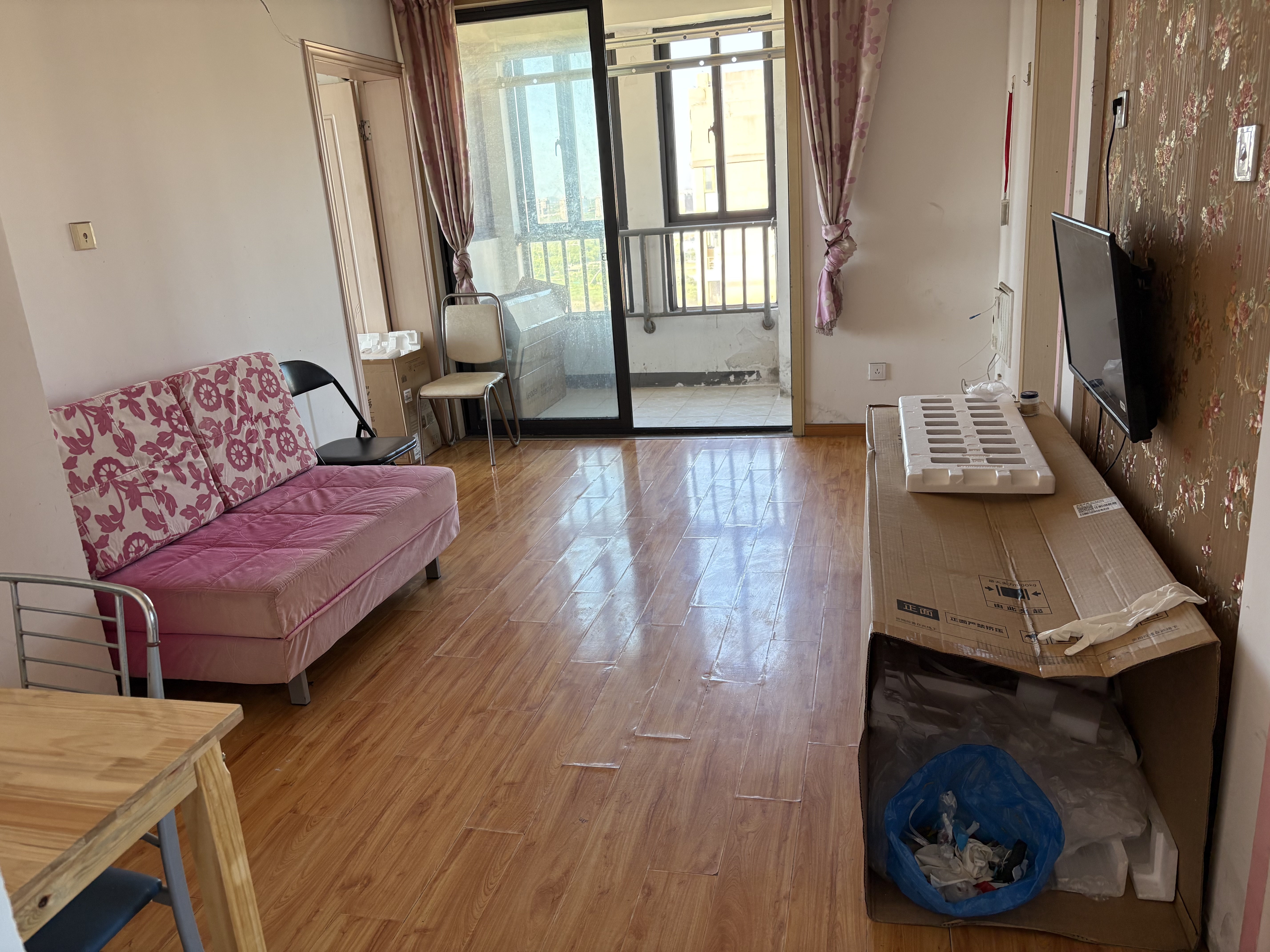 登云苑 3居室 3300元/月