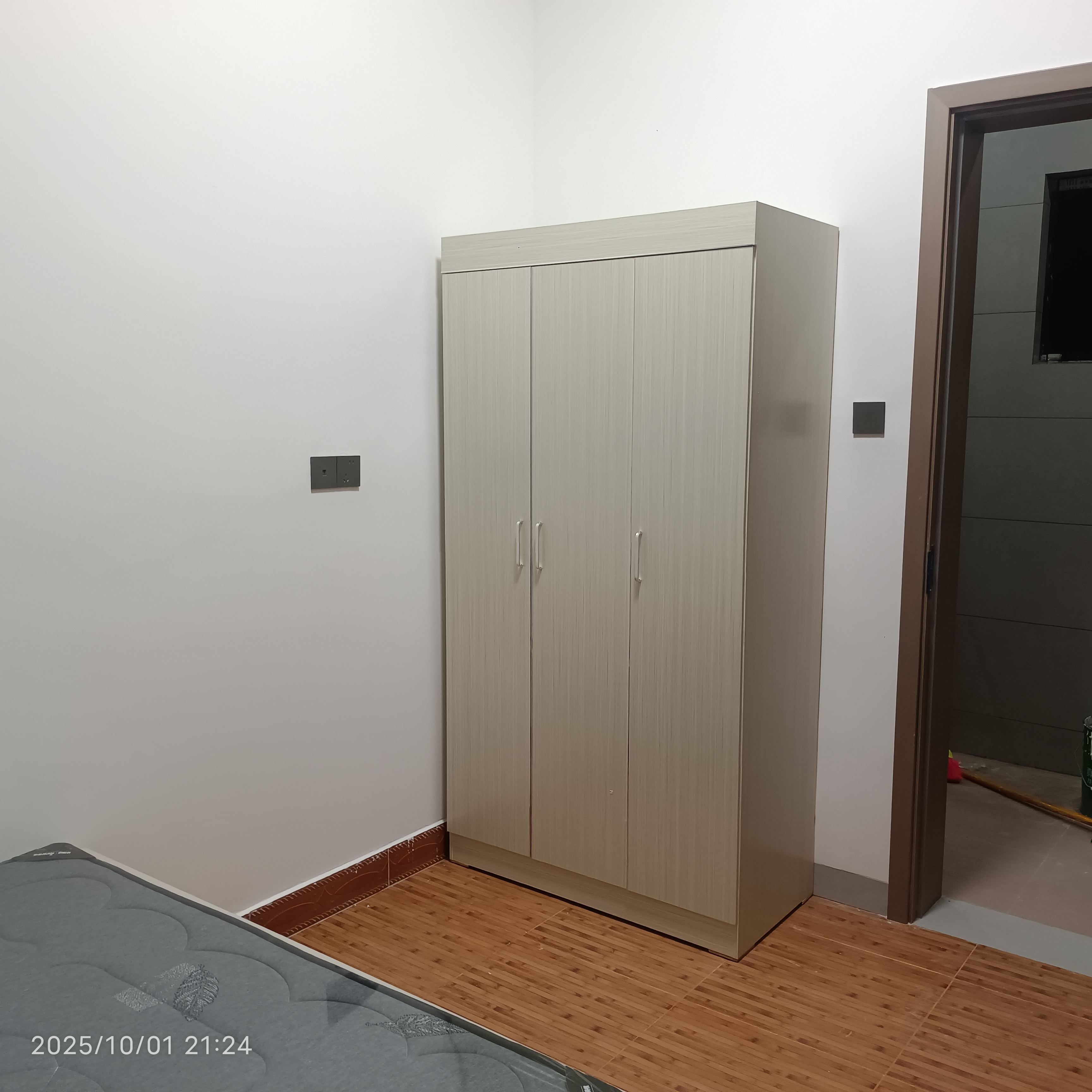 南里村 随时看房·