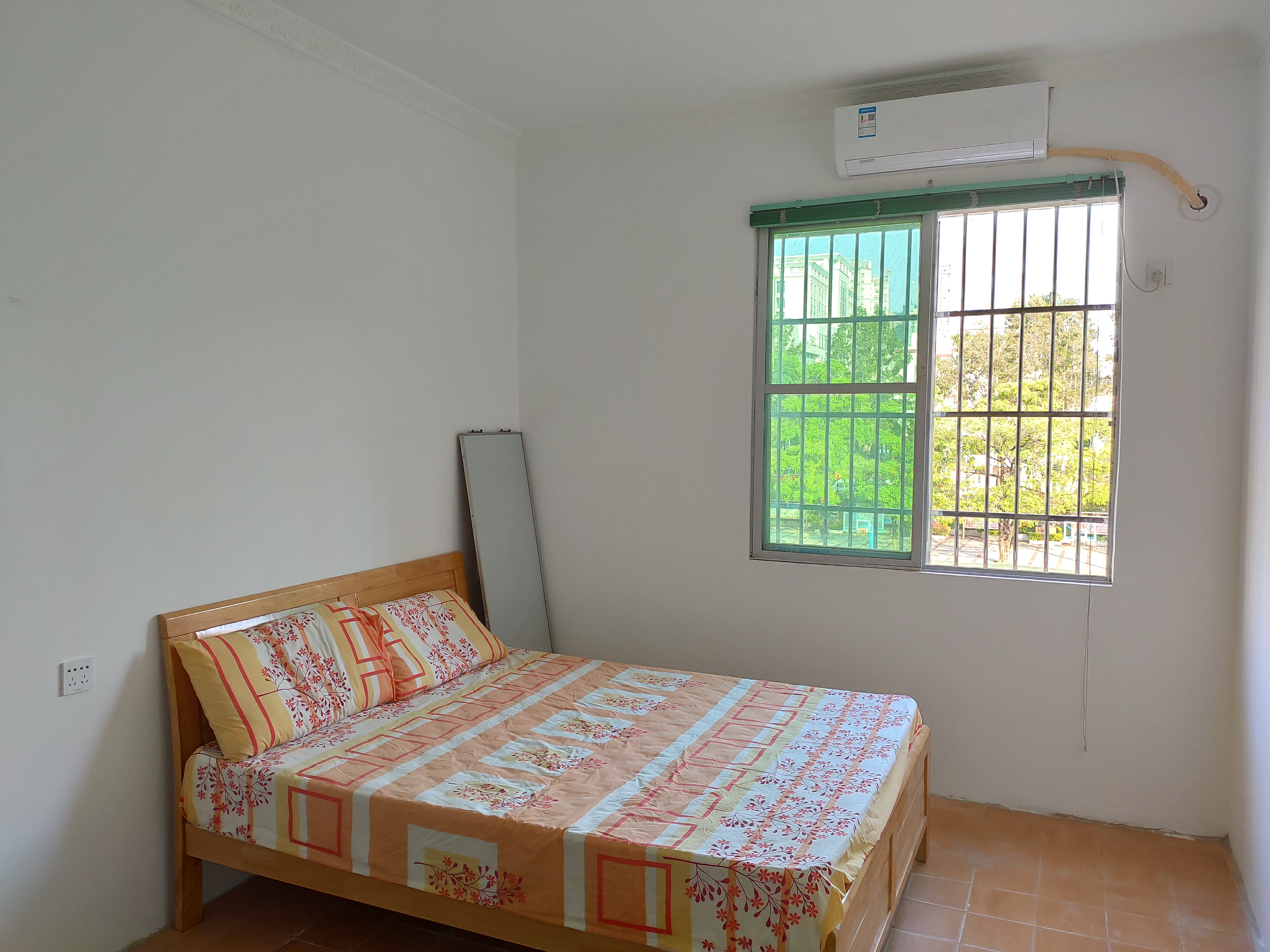 山河东街教工宿舍 随时看房·