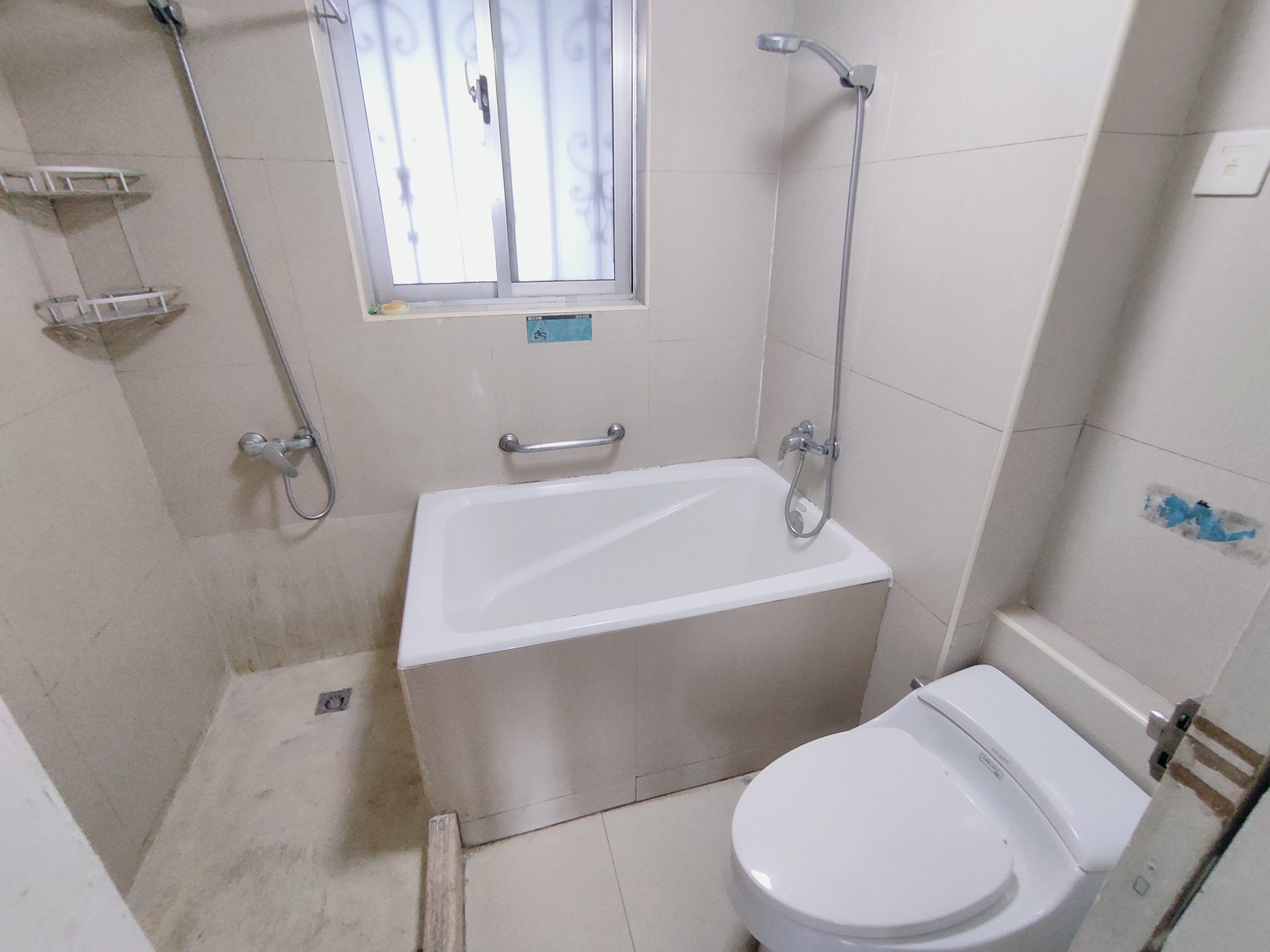 虹口足球场_嘉苑公寓 随时看房·