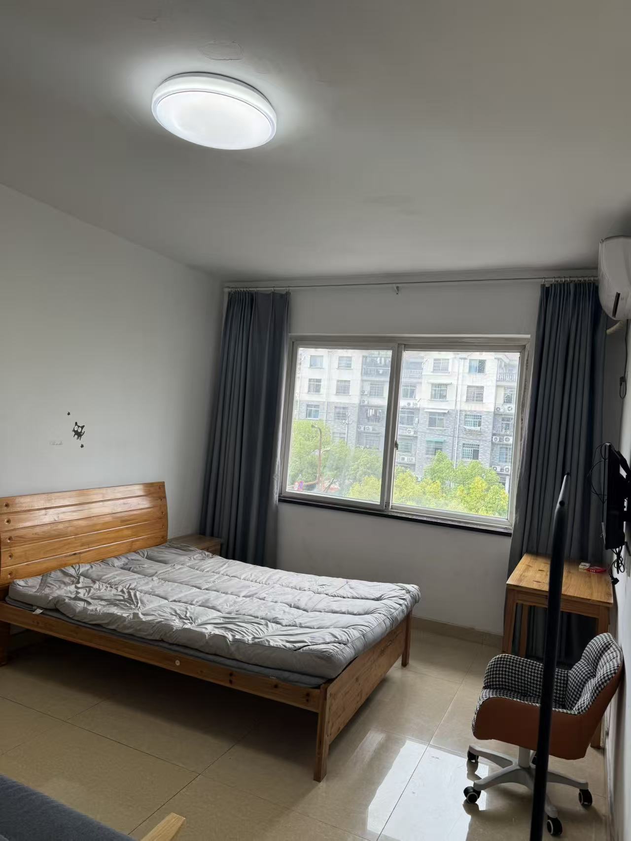 枫树小区 1居室 550元/月