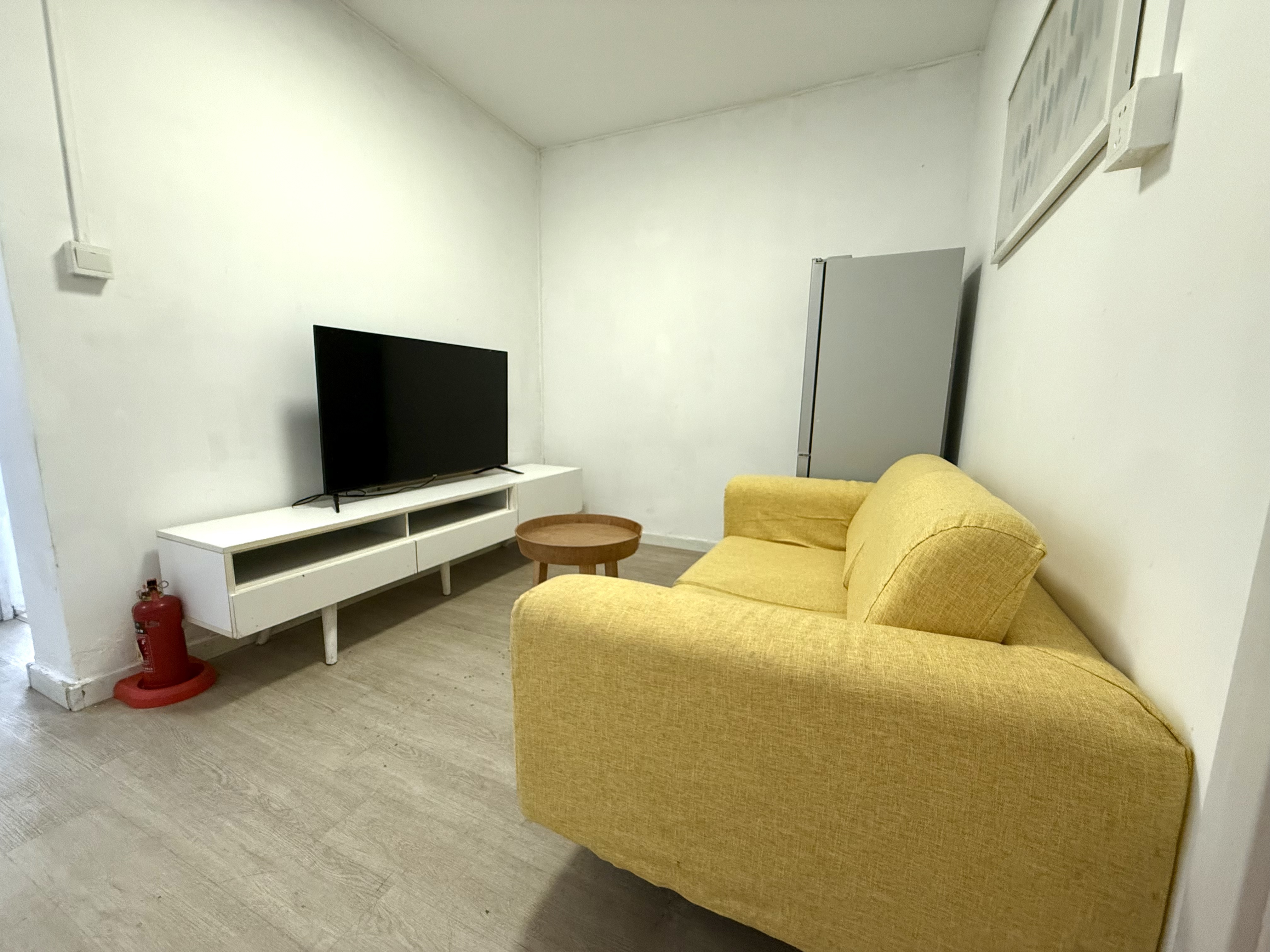 龙华机场新村 随时看房·