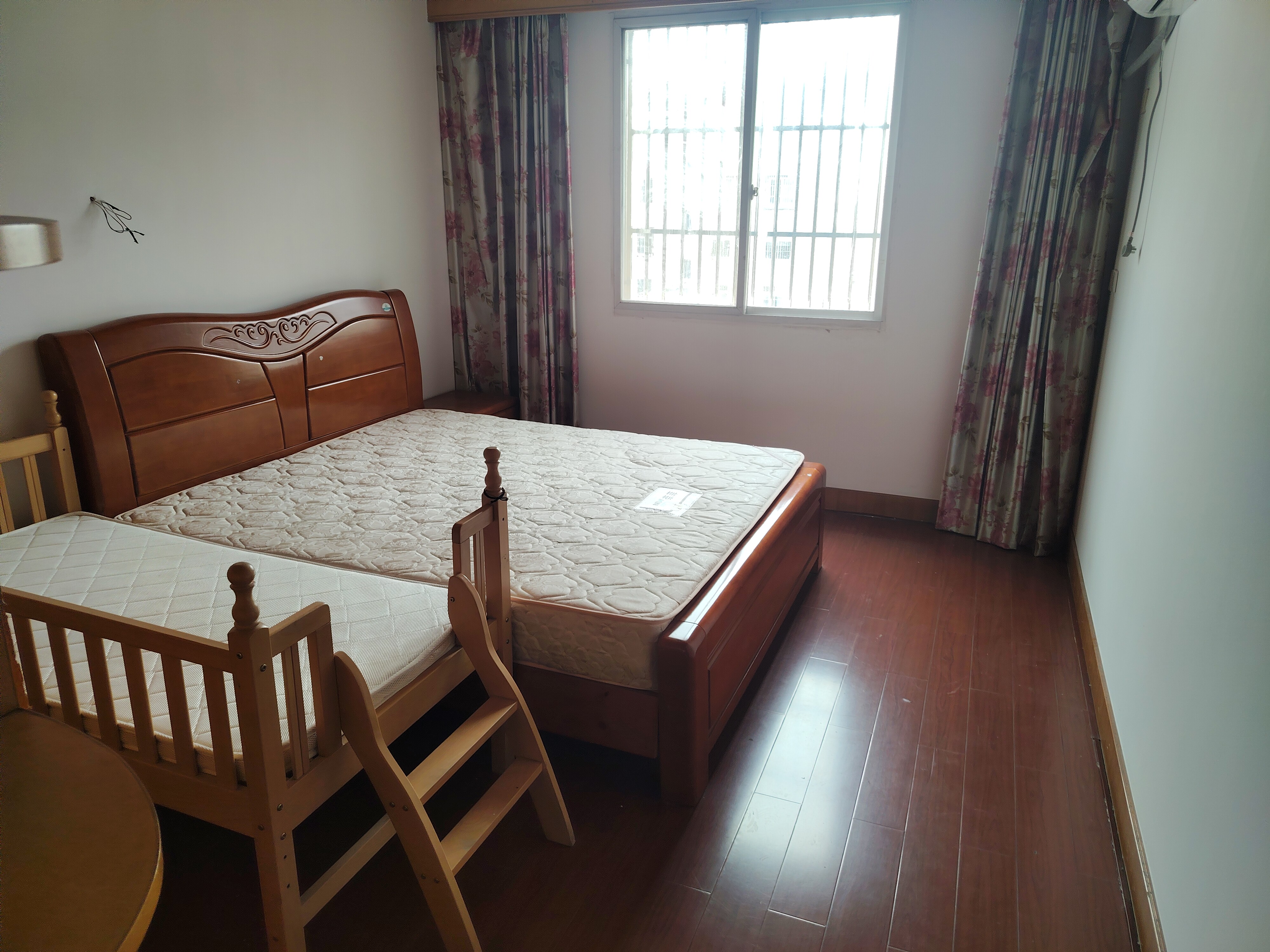 东方新村 随时看房·