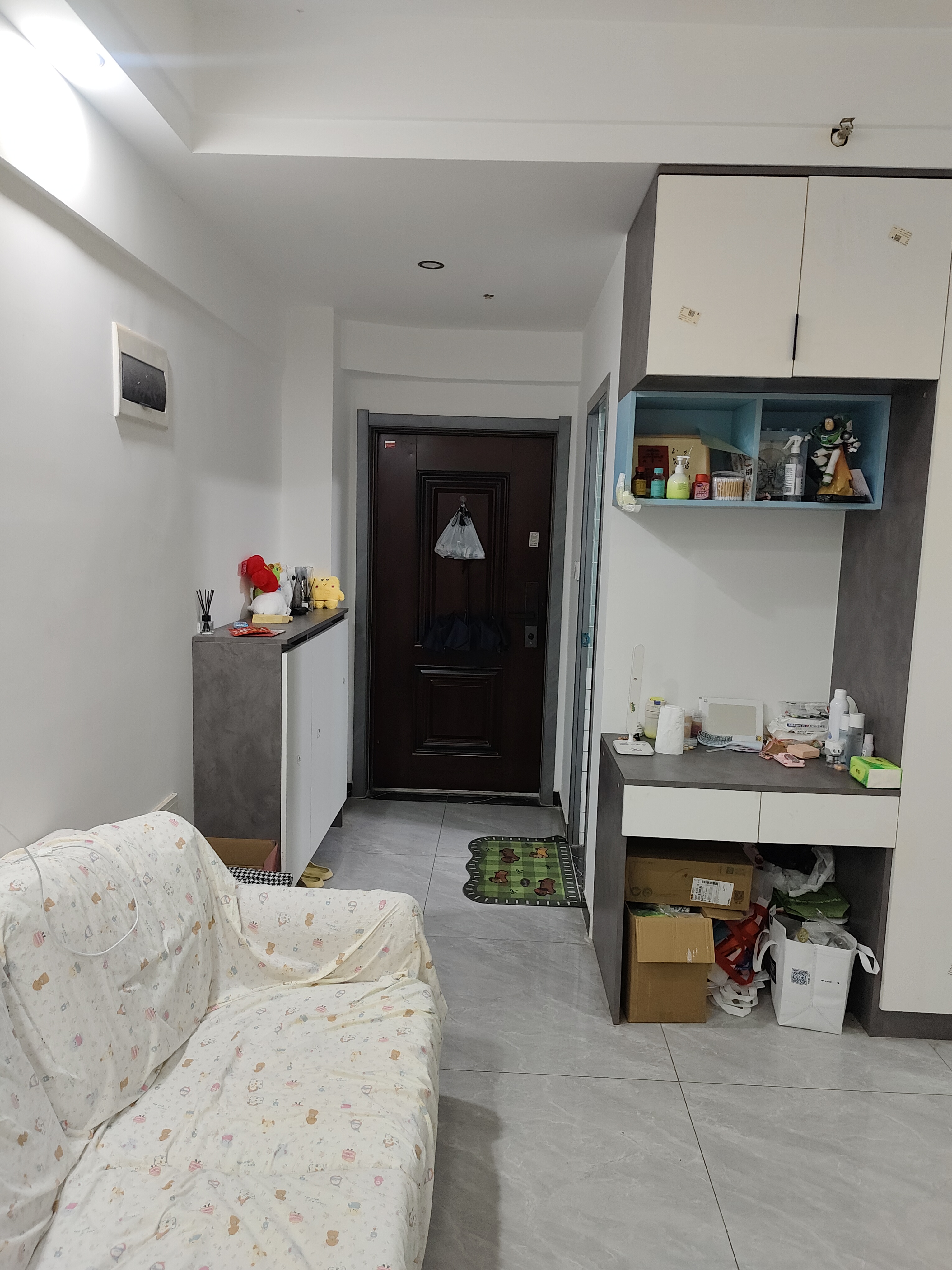 庙李商业中心 1居室 1300元/月