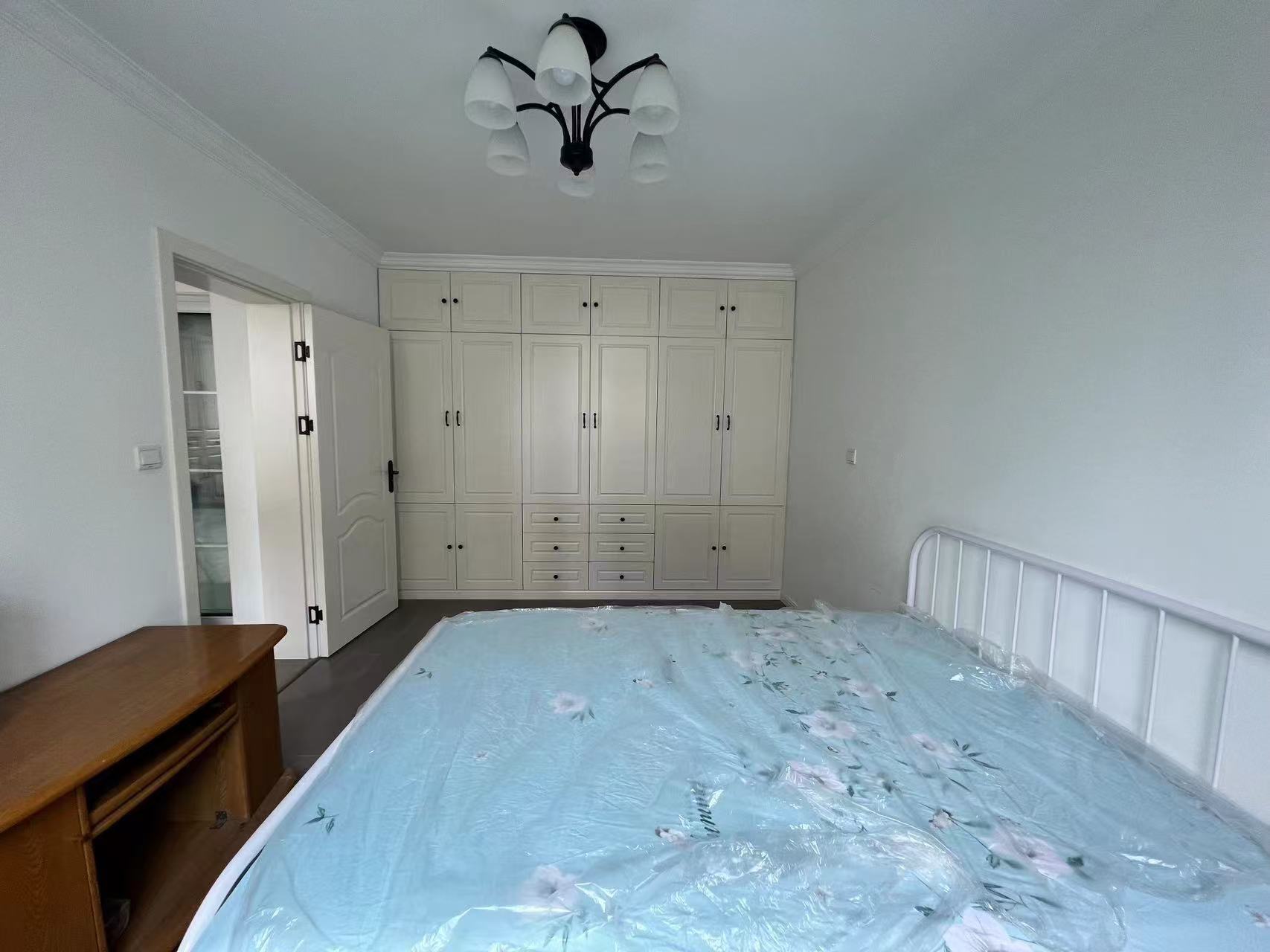 凌桥二村 随时看房·