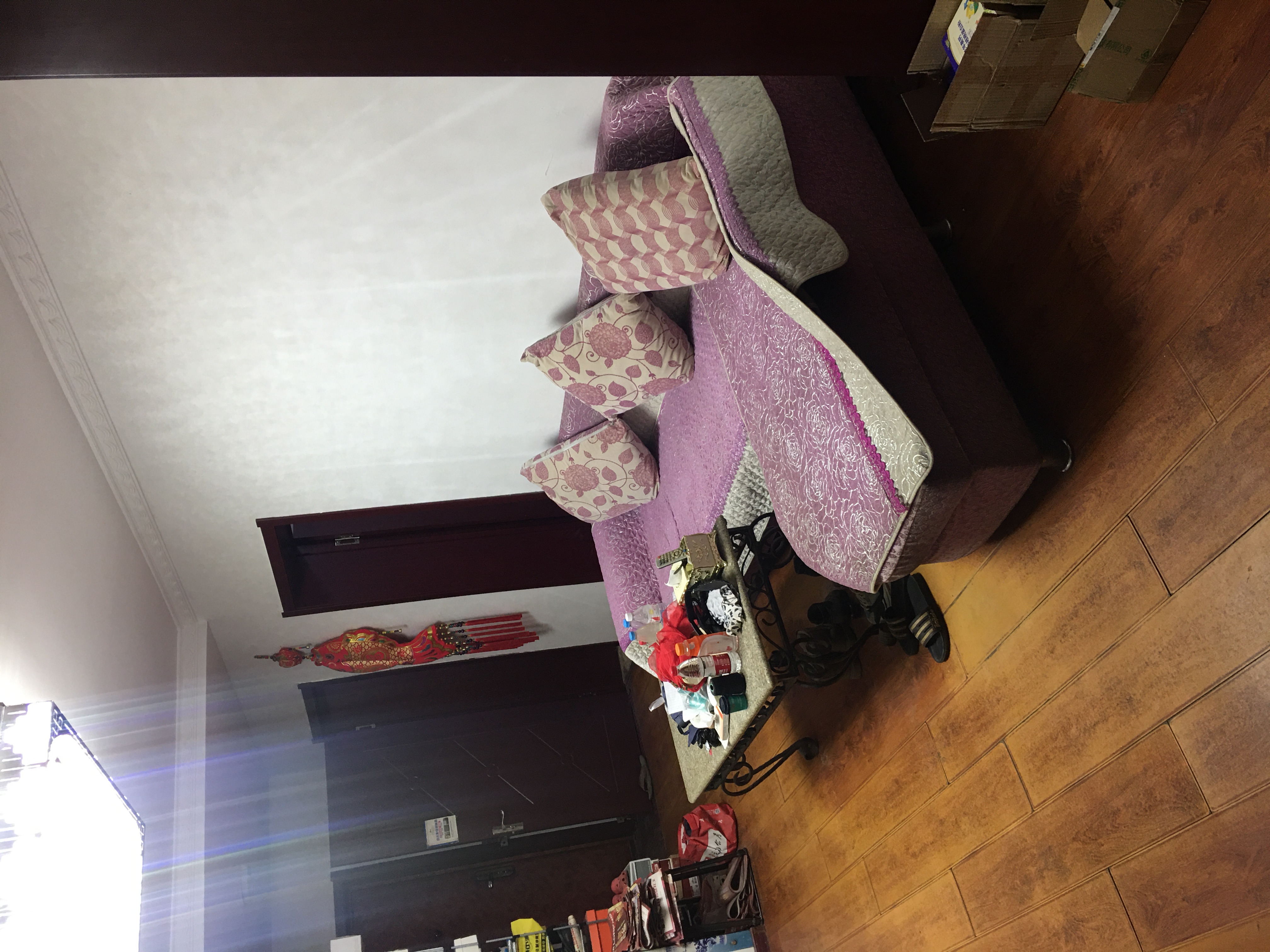 艺体花园 3居室 1300元/月