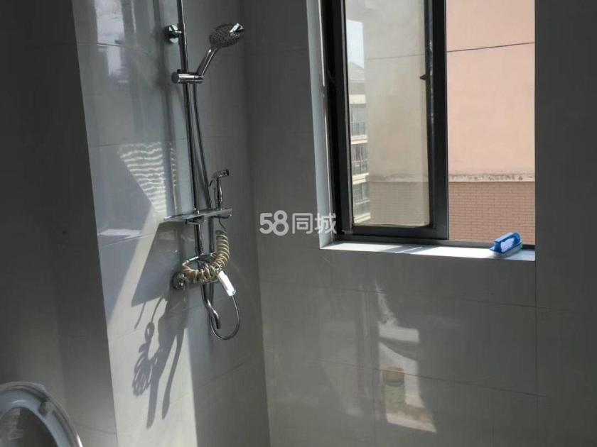 新湖苑小区 随时看房·