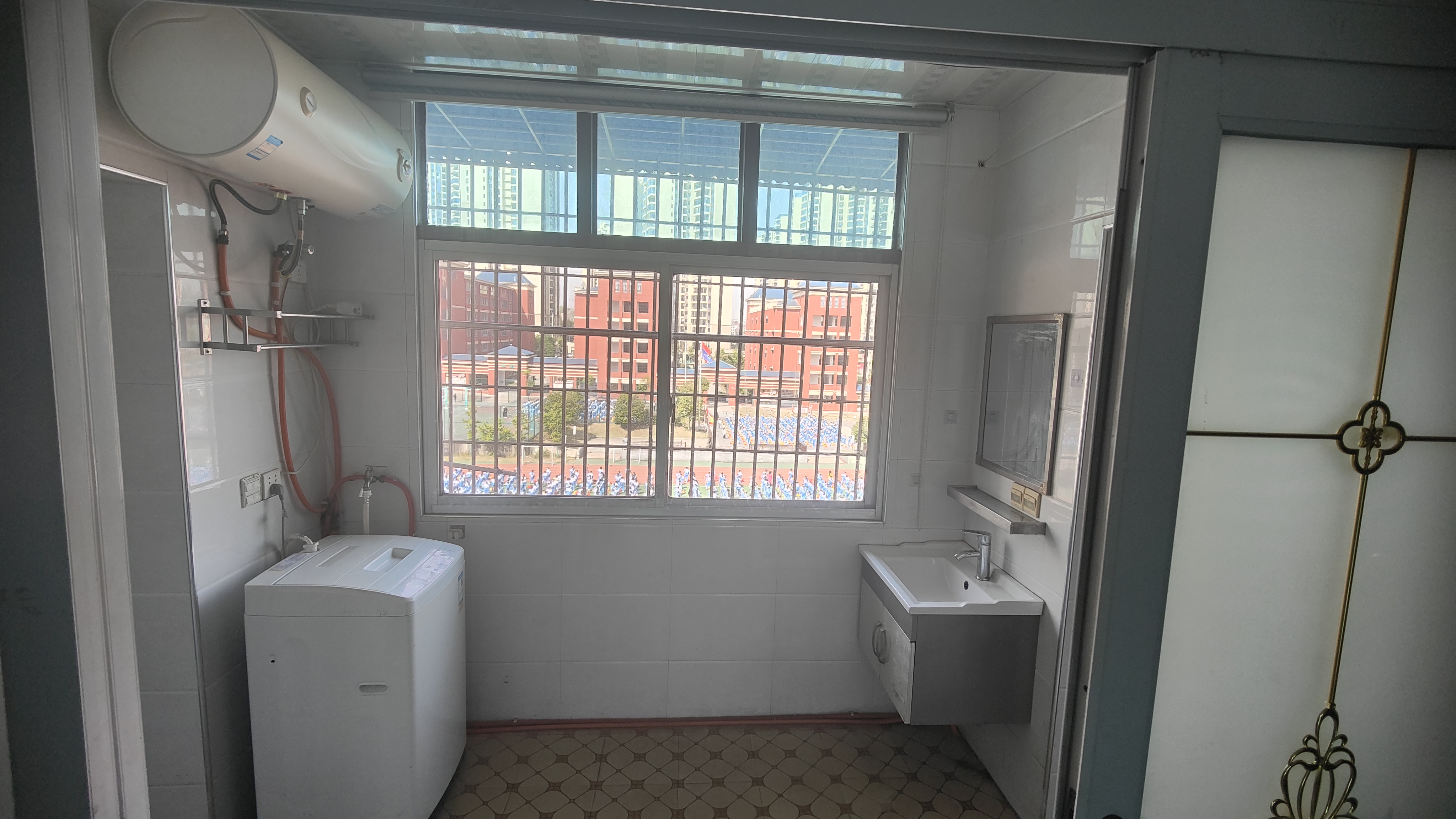 甘桂路辅路 随时看房·