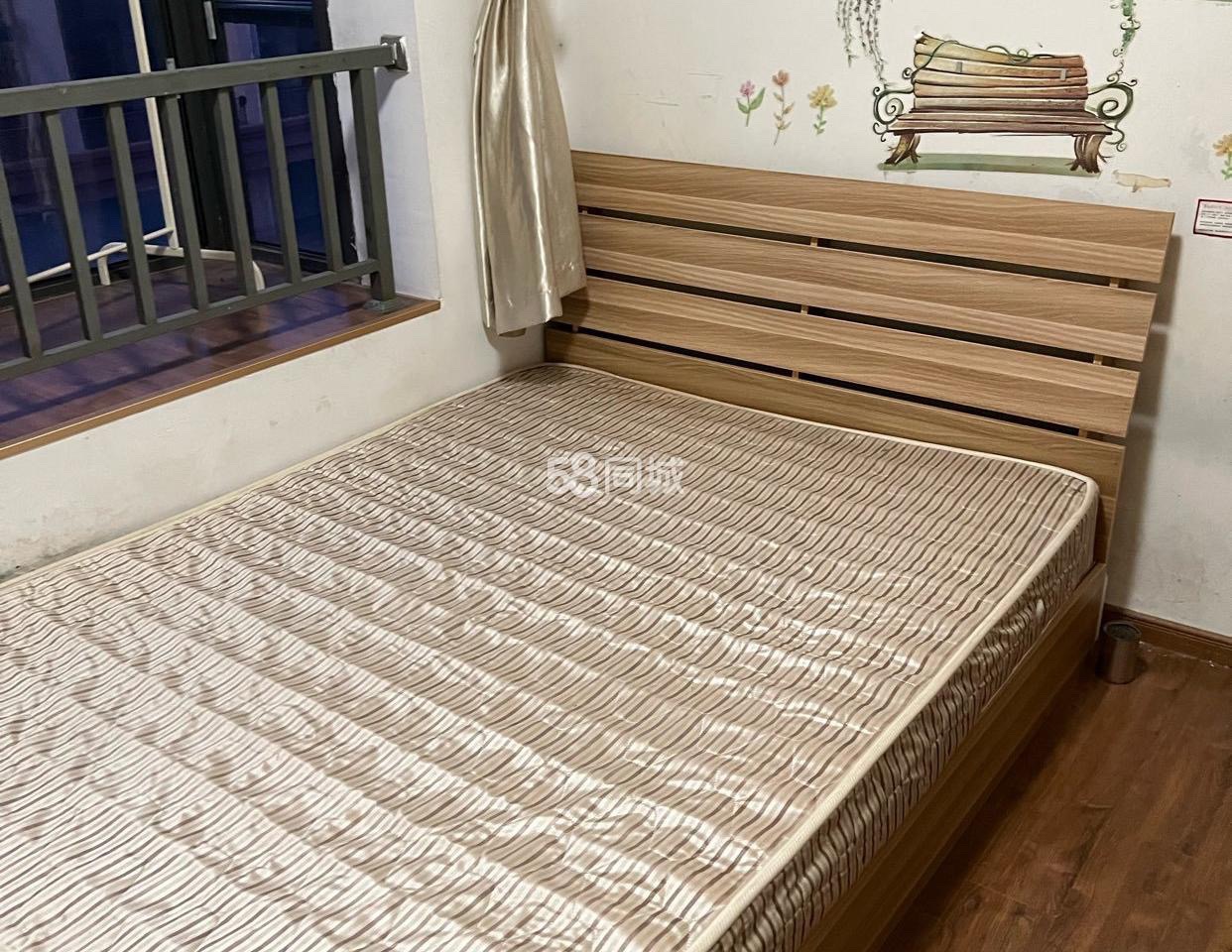 金轮津桥华府 5居室 3300元/月