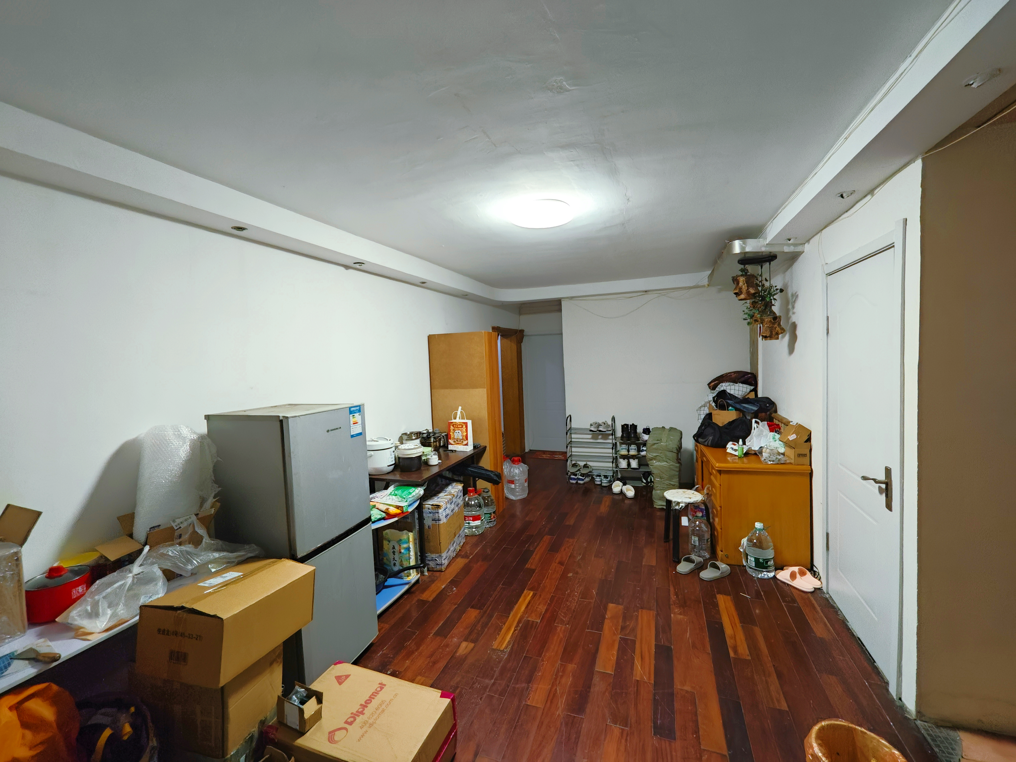 芳群公寓 随时看房·