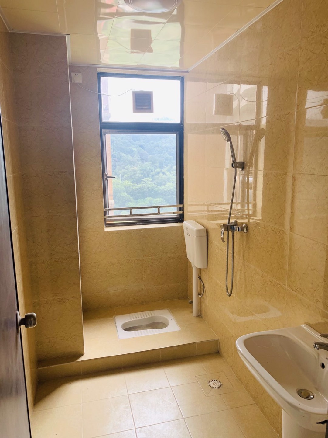 沙湾新村 随时看房·