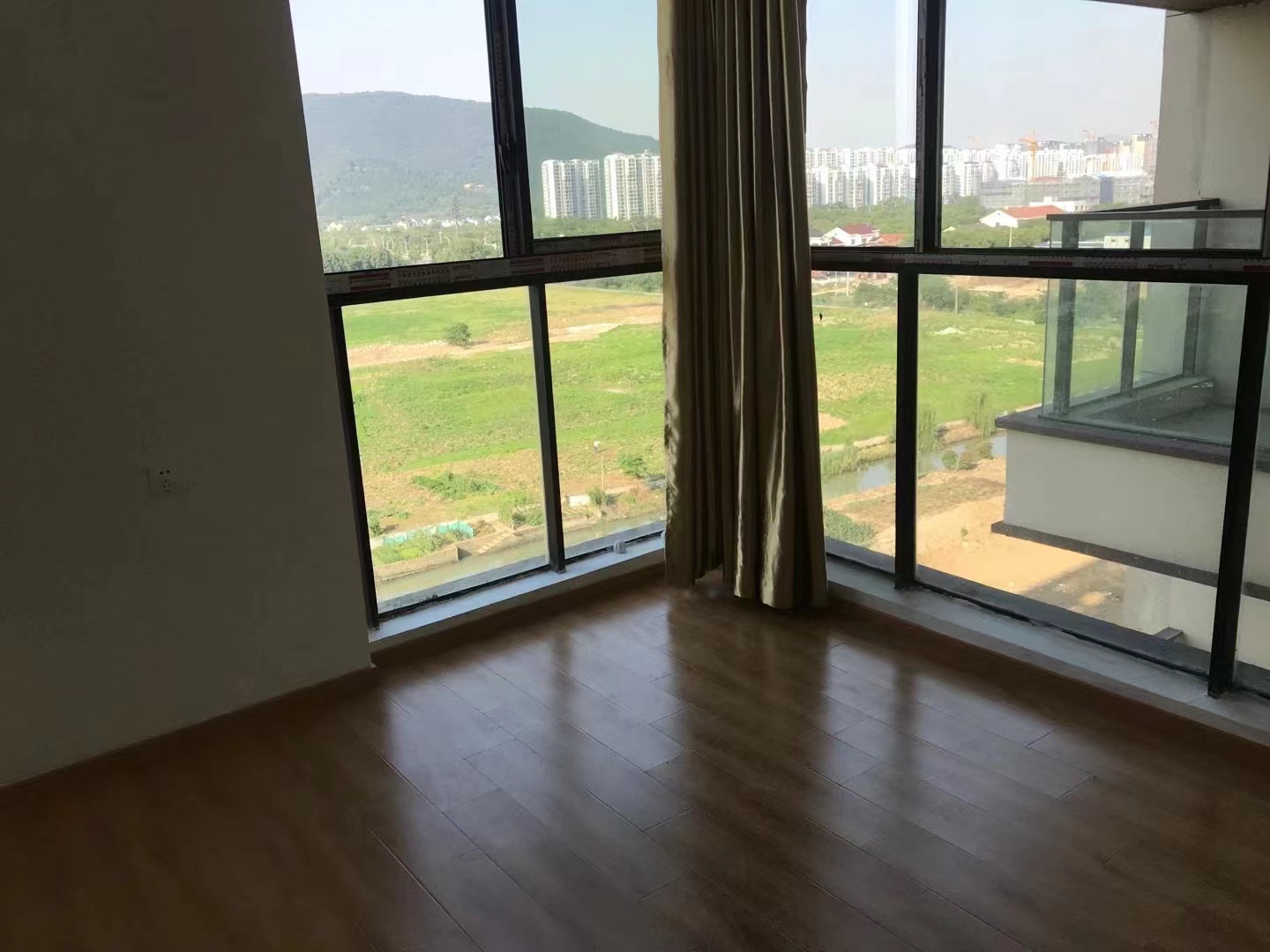 蔚蓝四季花园 随时看房·